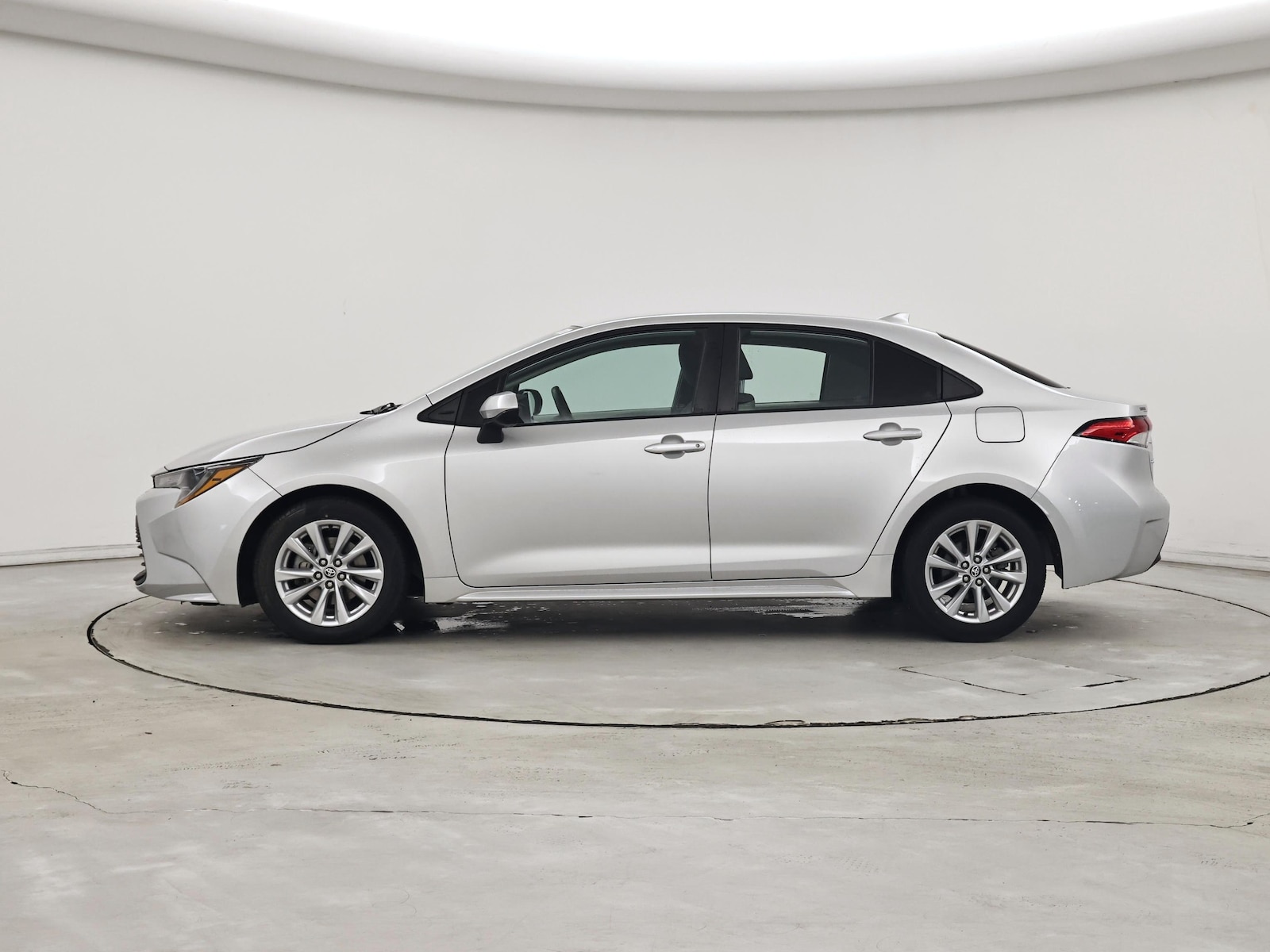 2023 Toyota Corolla LE - Photo 4