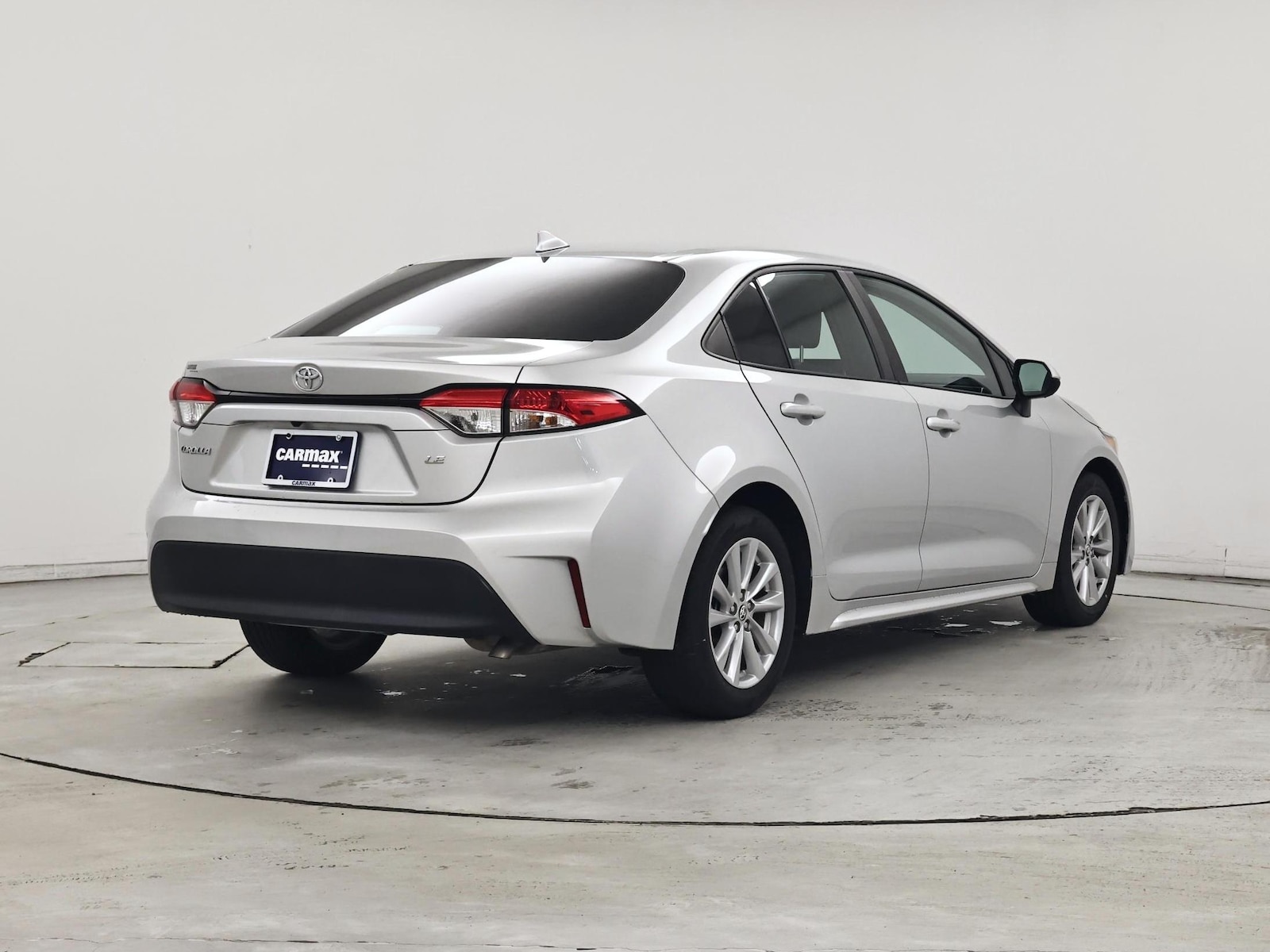2023 Toyota Corolla LE - Photo 9