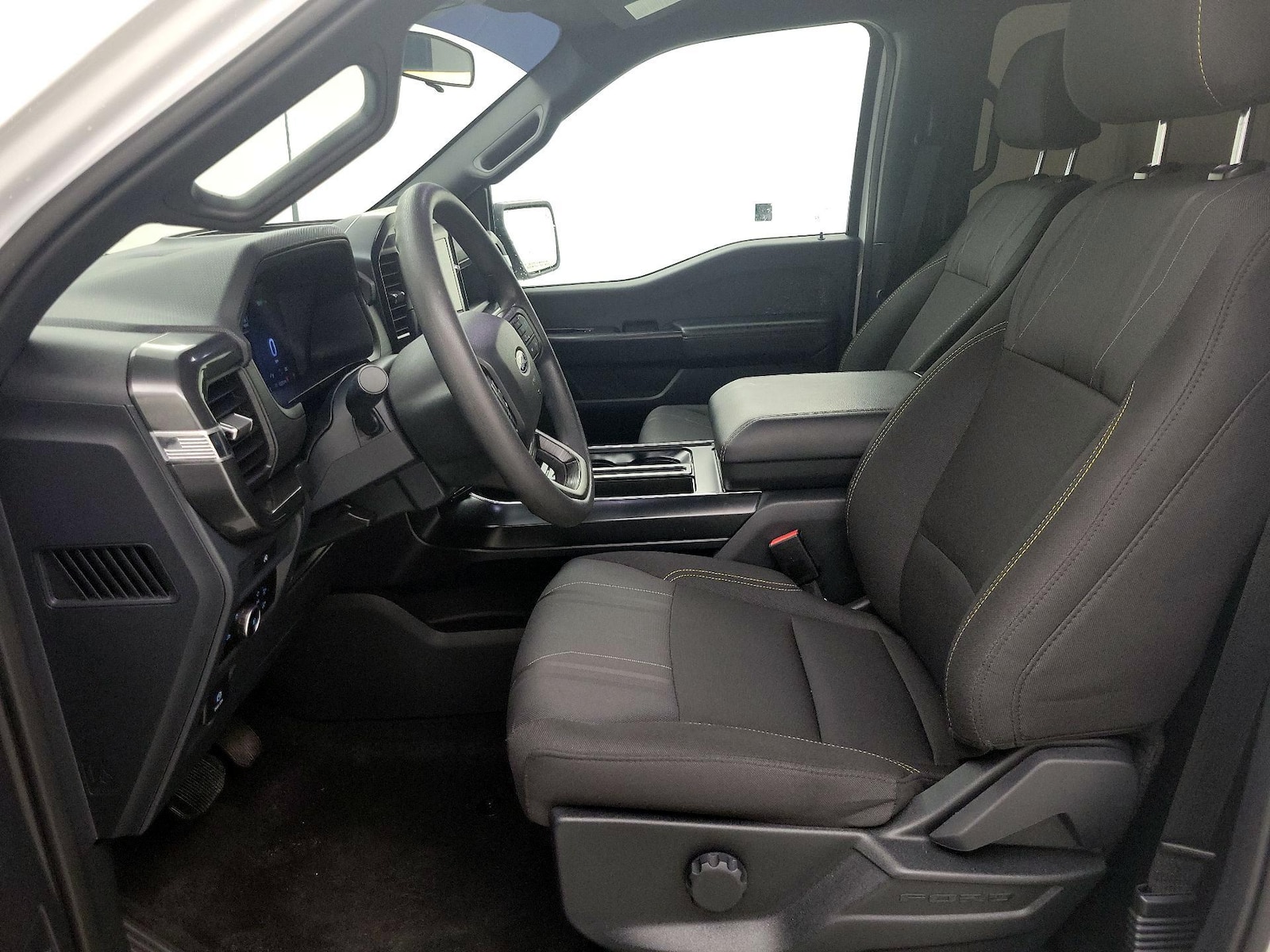2025 Ford F-150 STX - Photo 12