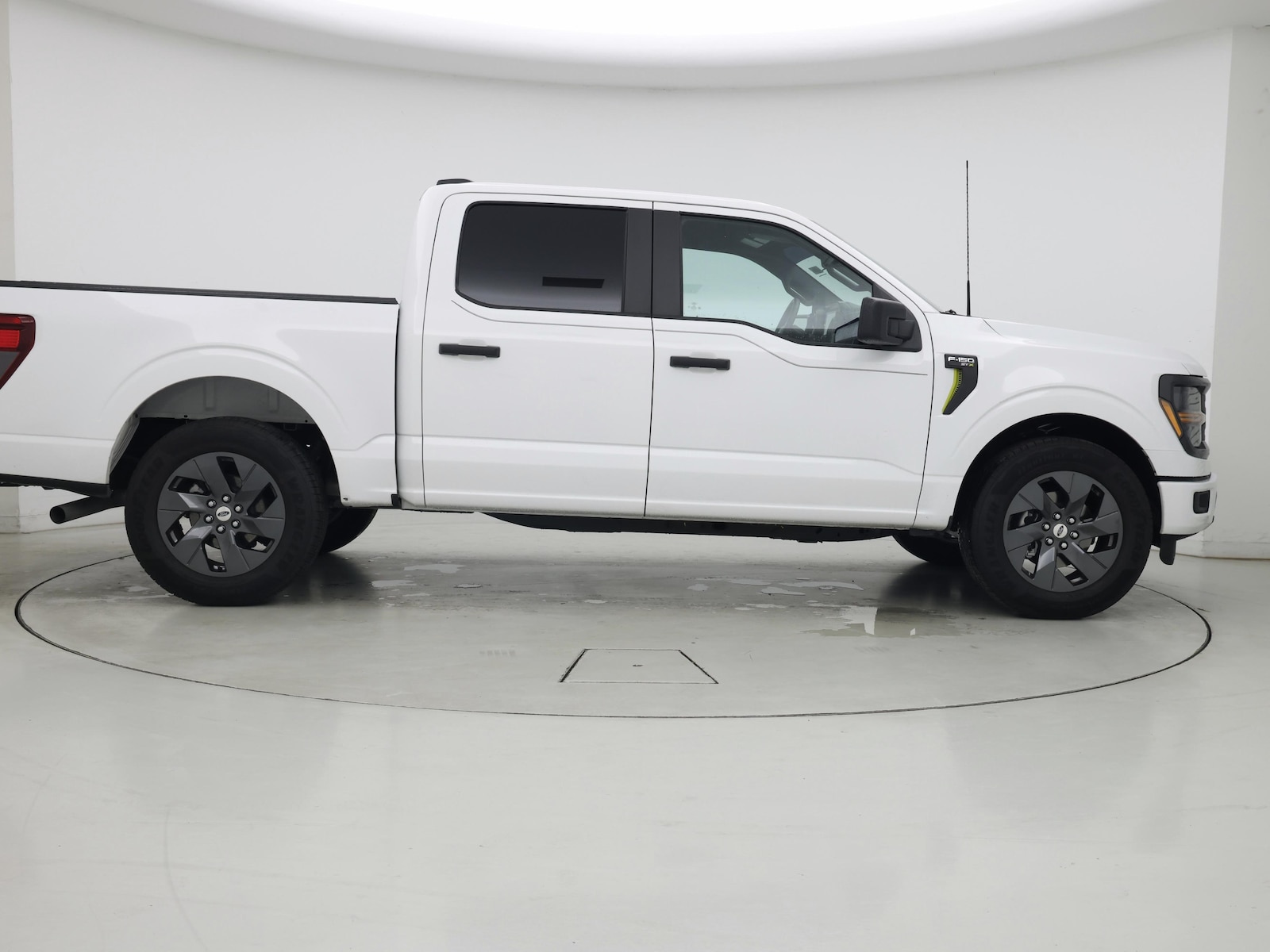 2025 Ford F-150 STX - Photo 8