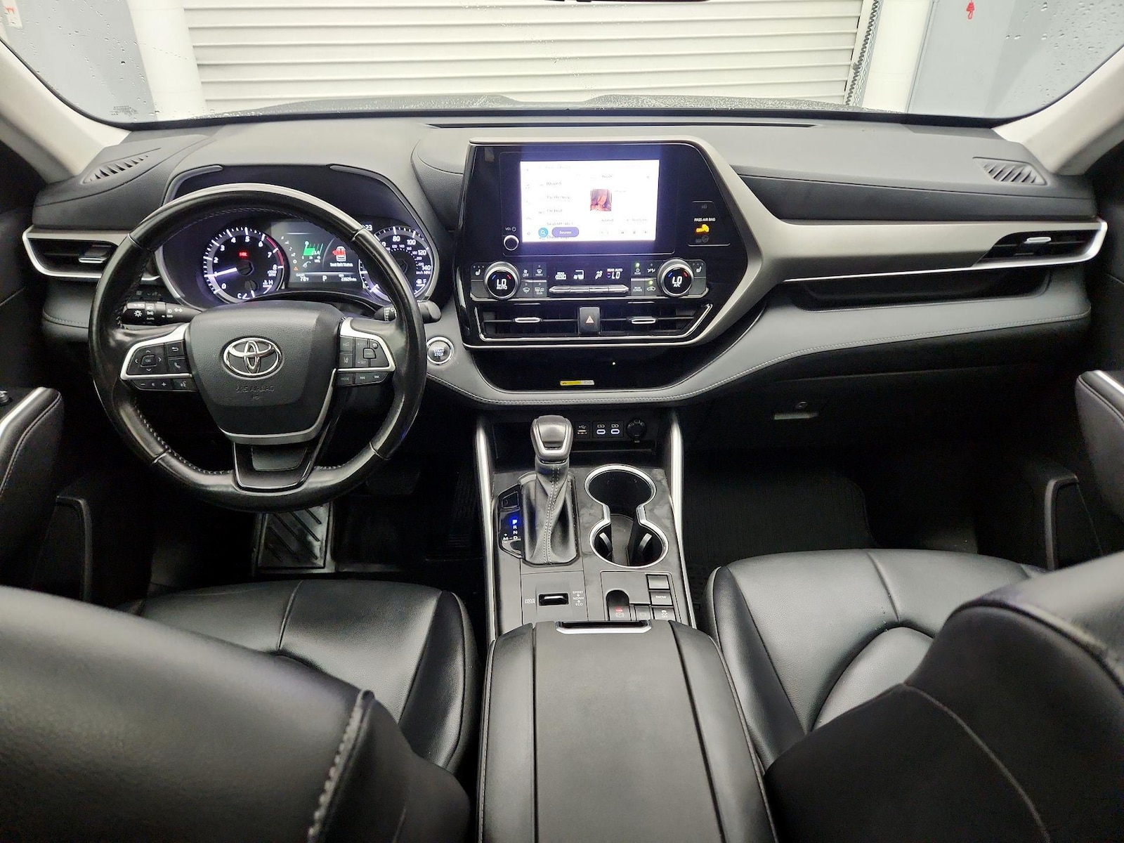2023 Toyota Highlander XLE - Photo 10