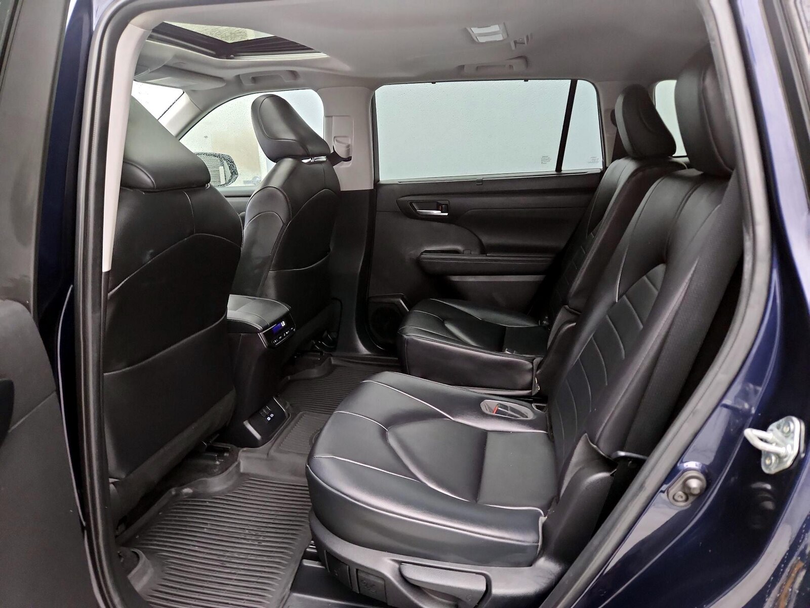 2023 Toyota Highlander XLE - Photo 21