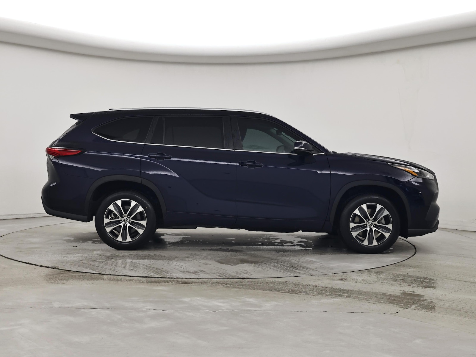 2023 Toyota Highlander XLE - Photo 8