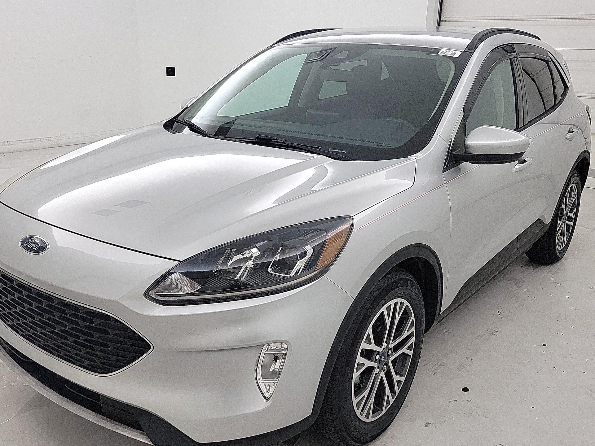 Thumbnail: 2020 Ford Escape - 3