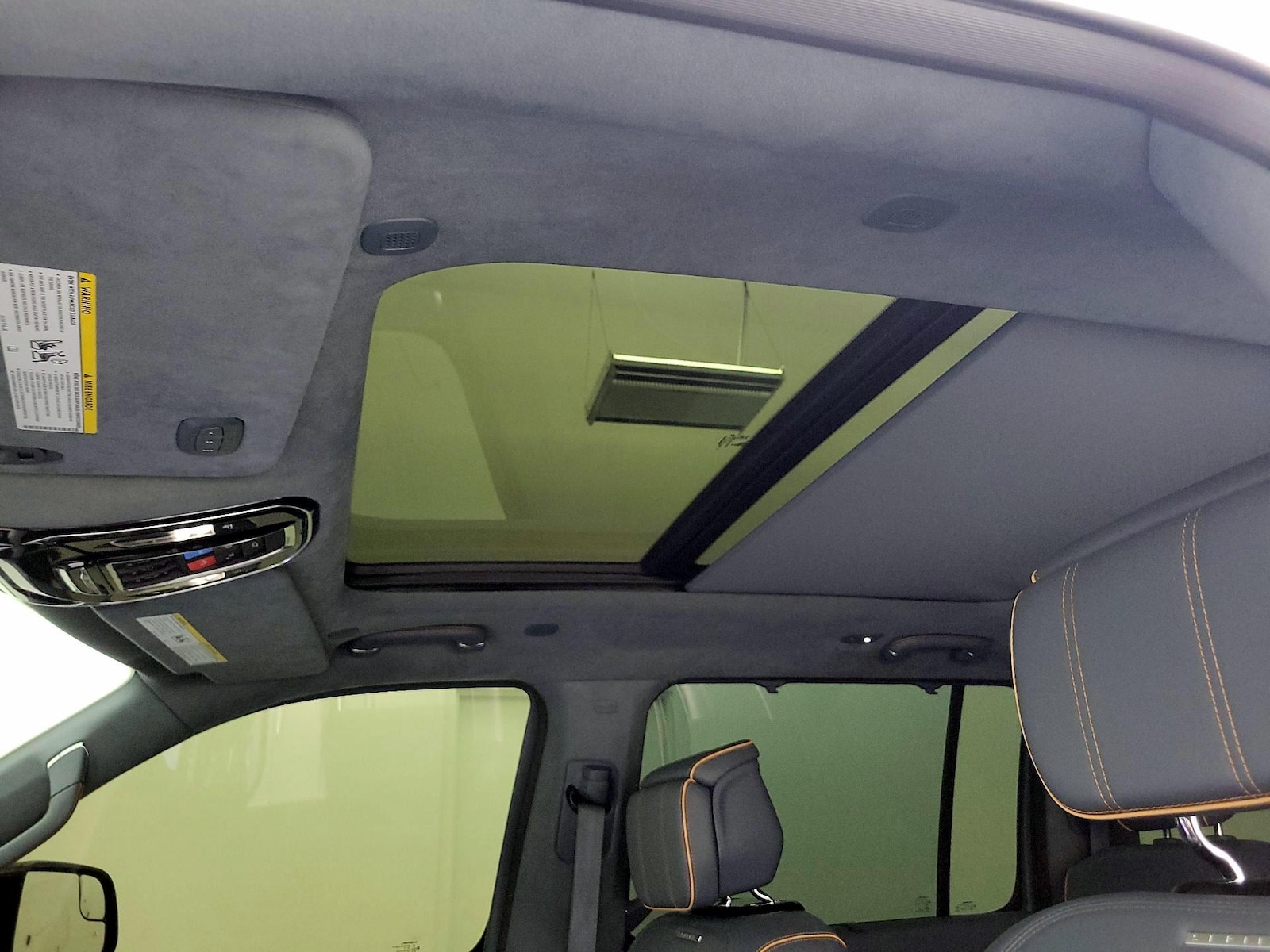 Panoramic Sunroof & Skylight(s)