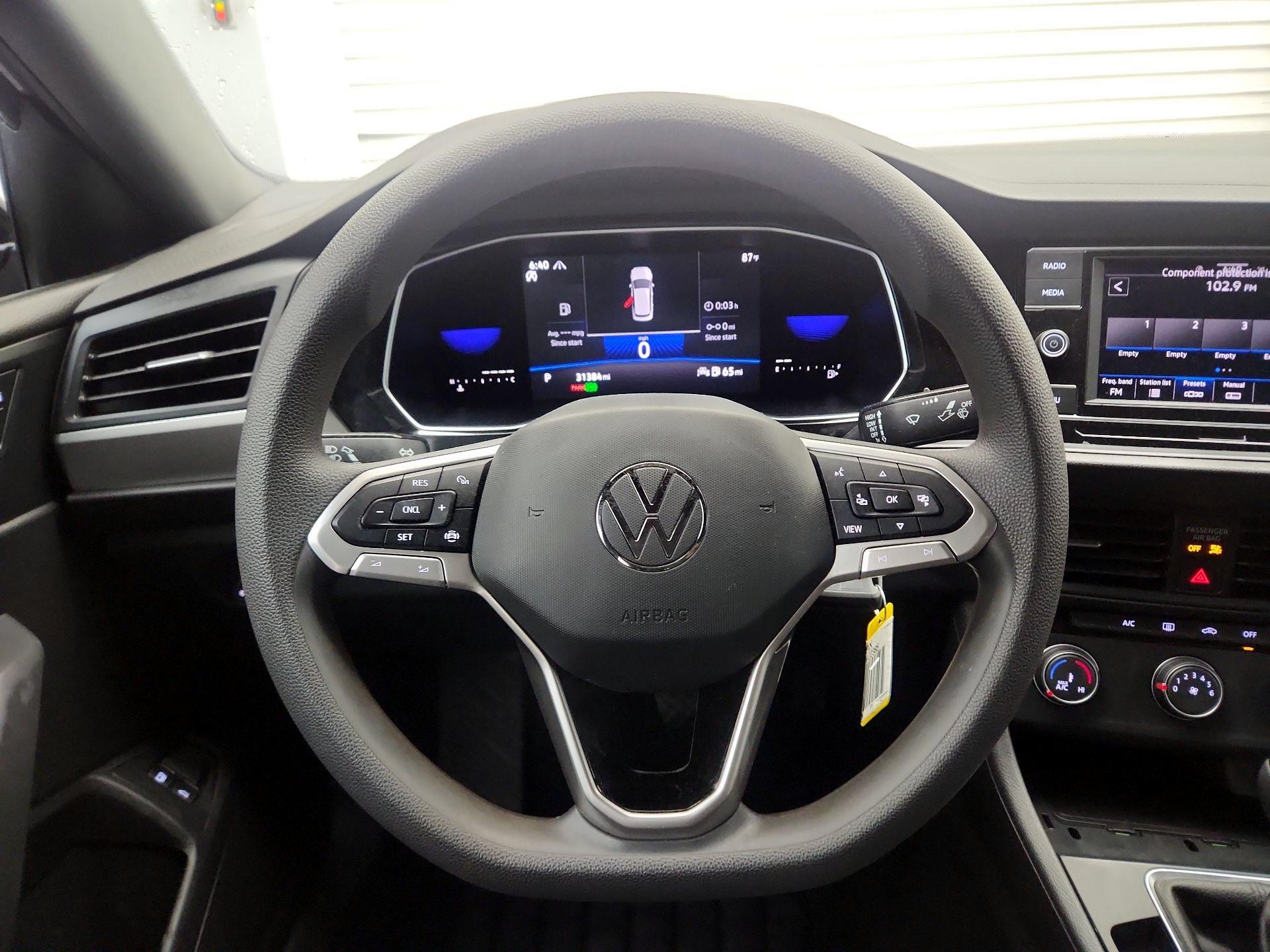 Thumbnail: 2022 Volkswagen Jetta - 10