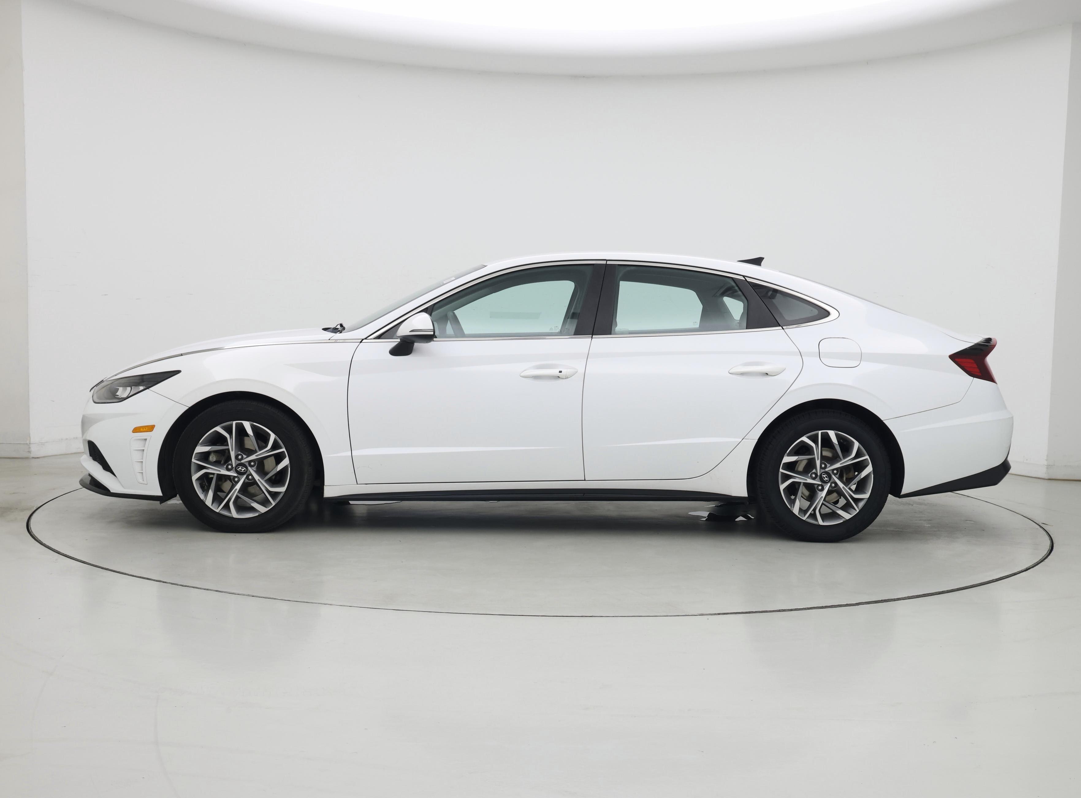 Thumbnail: 2021 Hyundai Sonata - 3