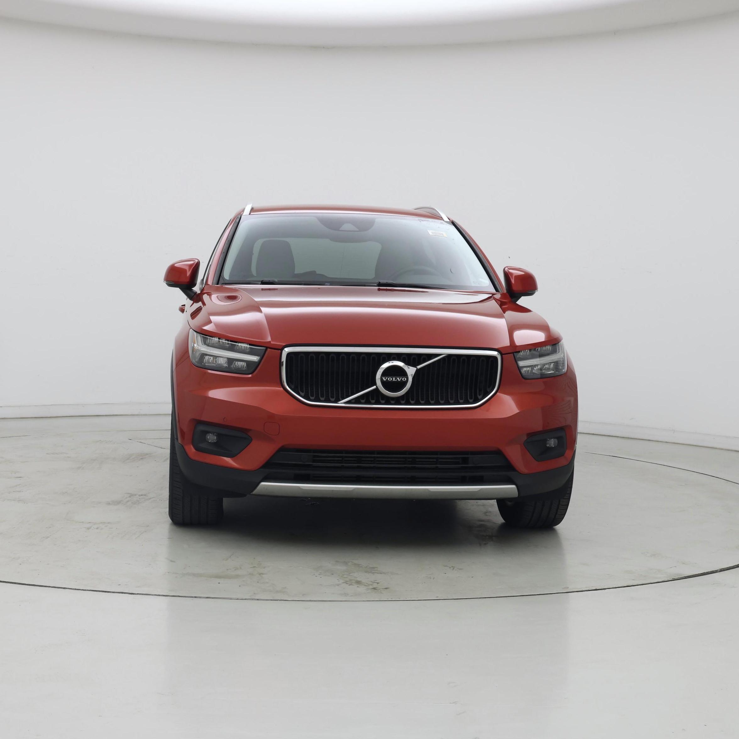 Thumbnail: 2022 Volvo XC40 - 5