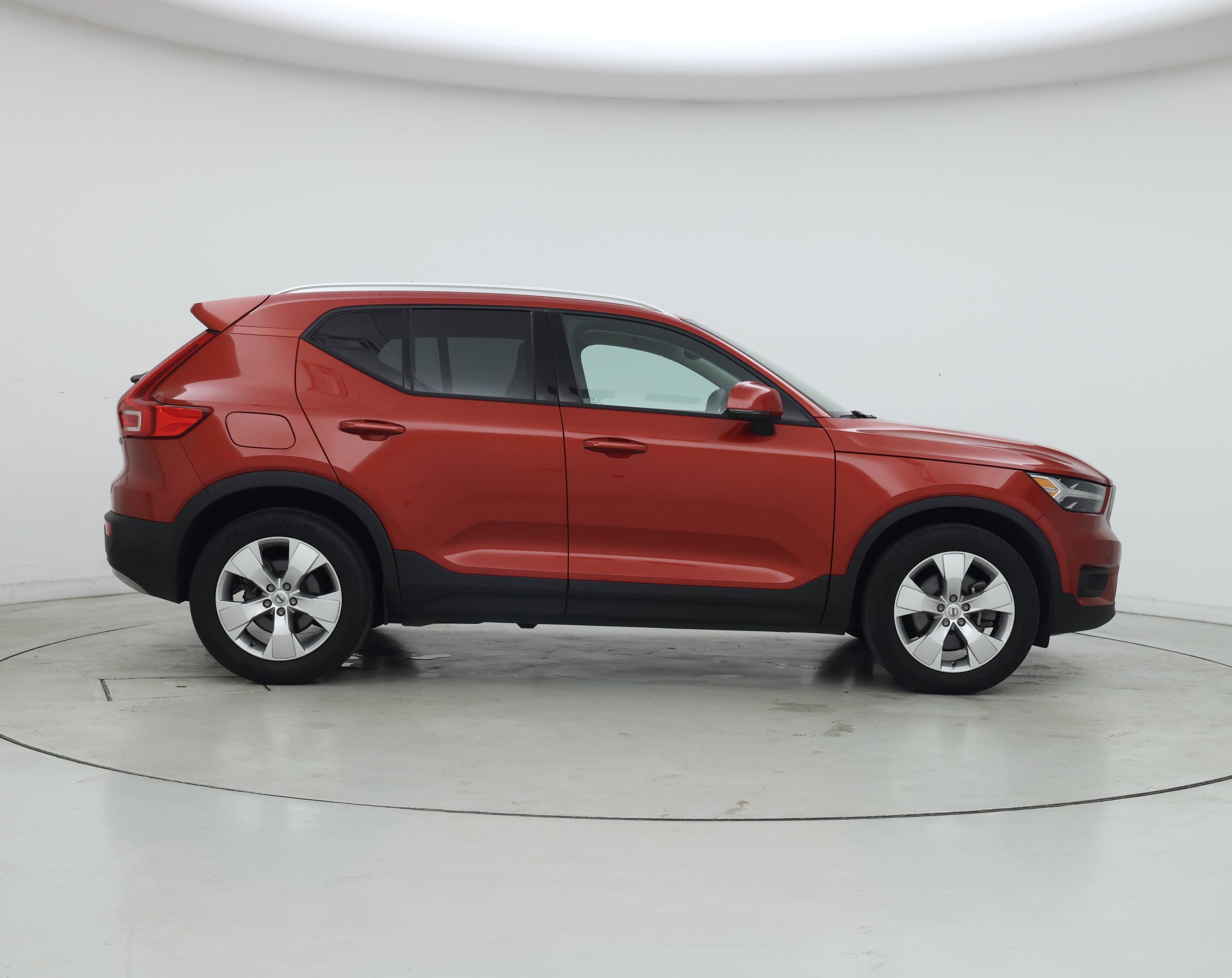 Thumbnail: 2022 Volvo XC40 - 7