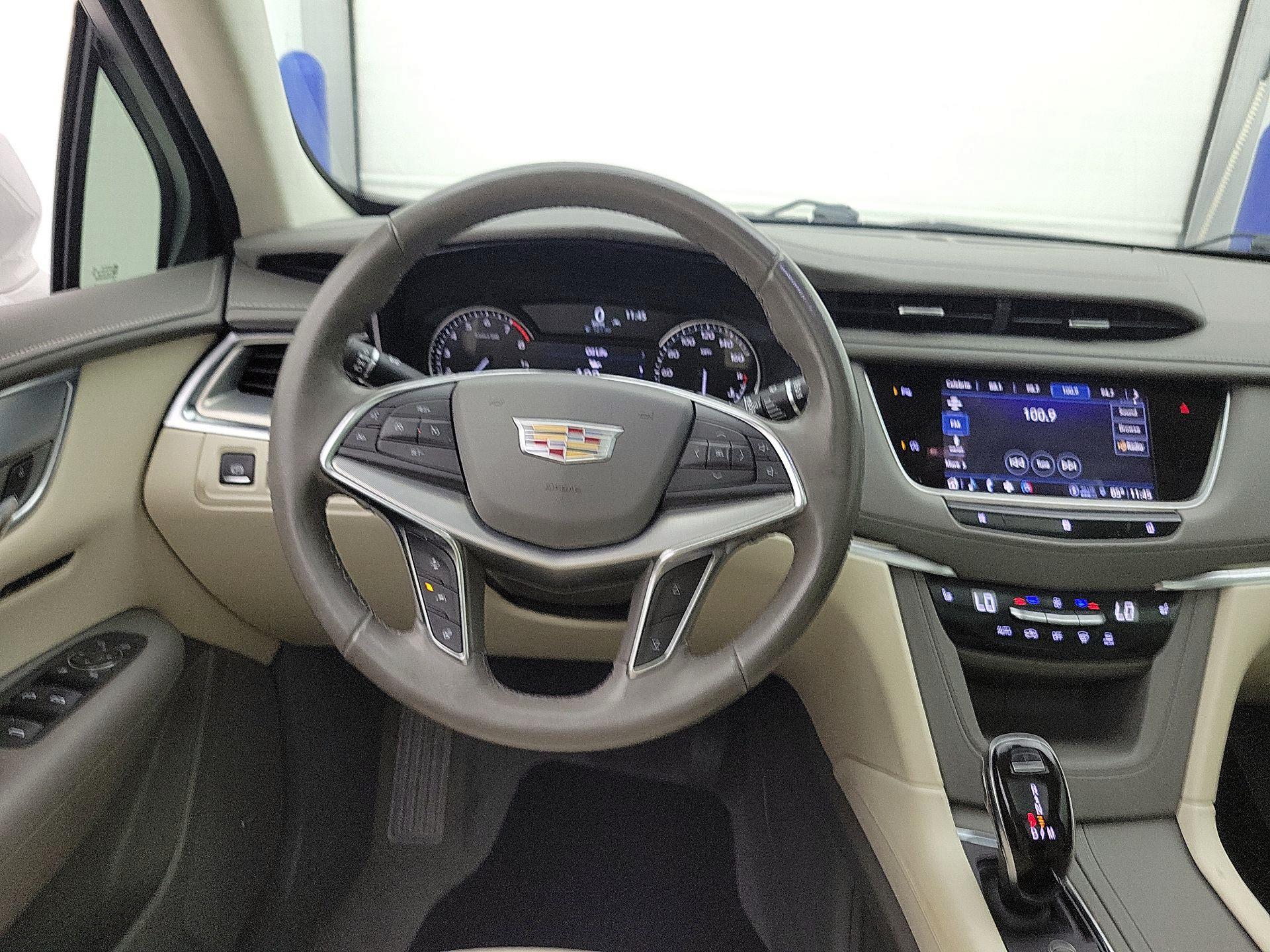 Thumbnail: 2021 Cadillac XT5 - 10