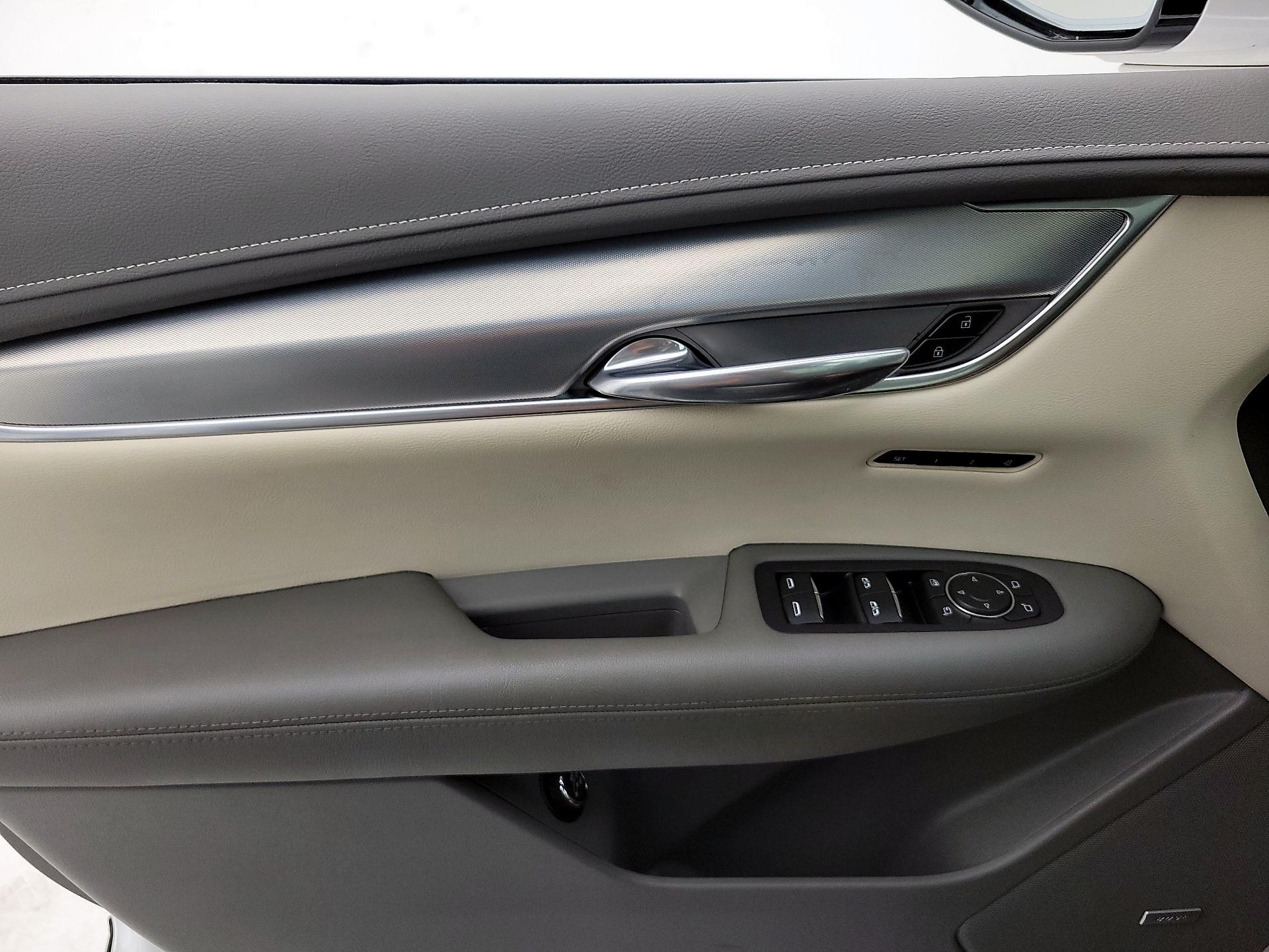 Thumbnail: 2021 Cadillac XT5 - 12