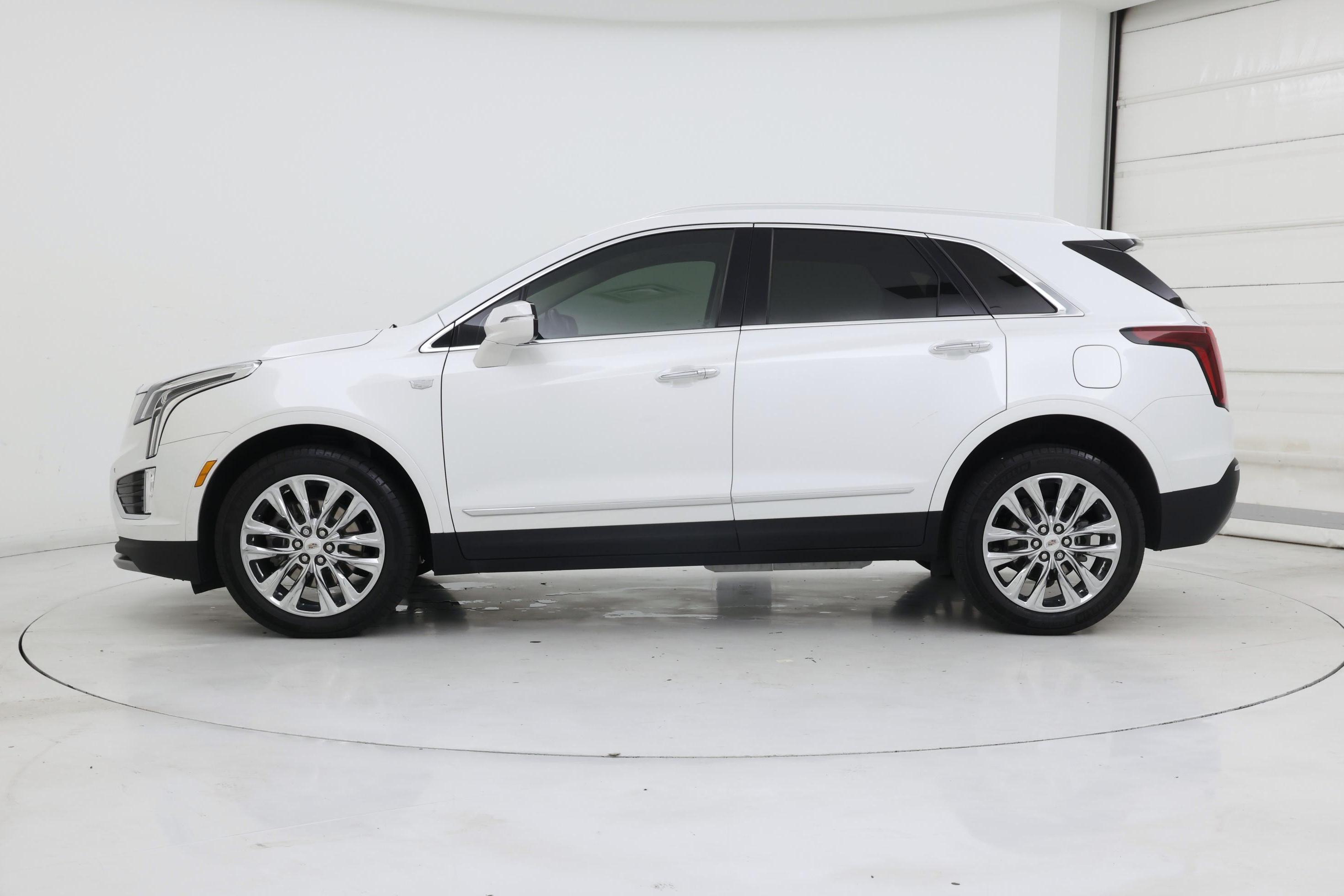 Thumbnail: 2021 Cadillac XT5 - 3