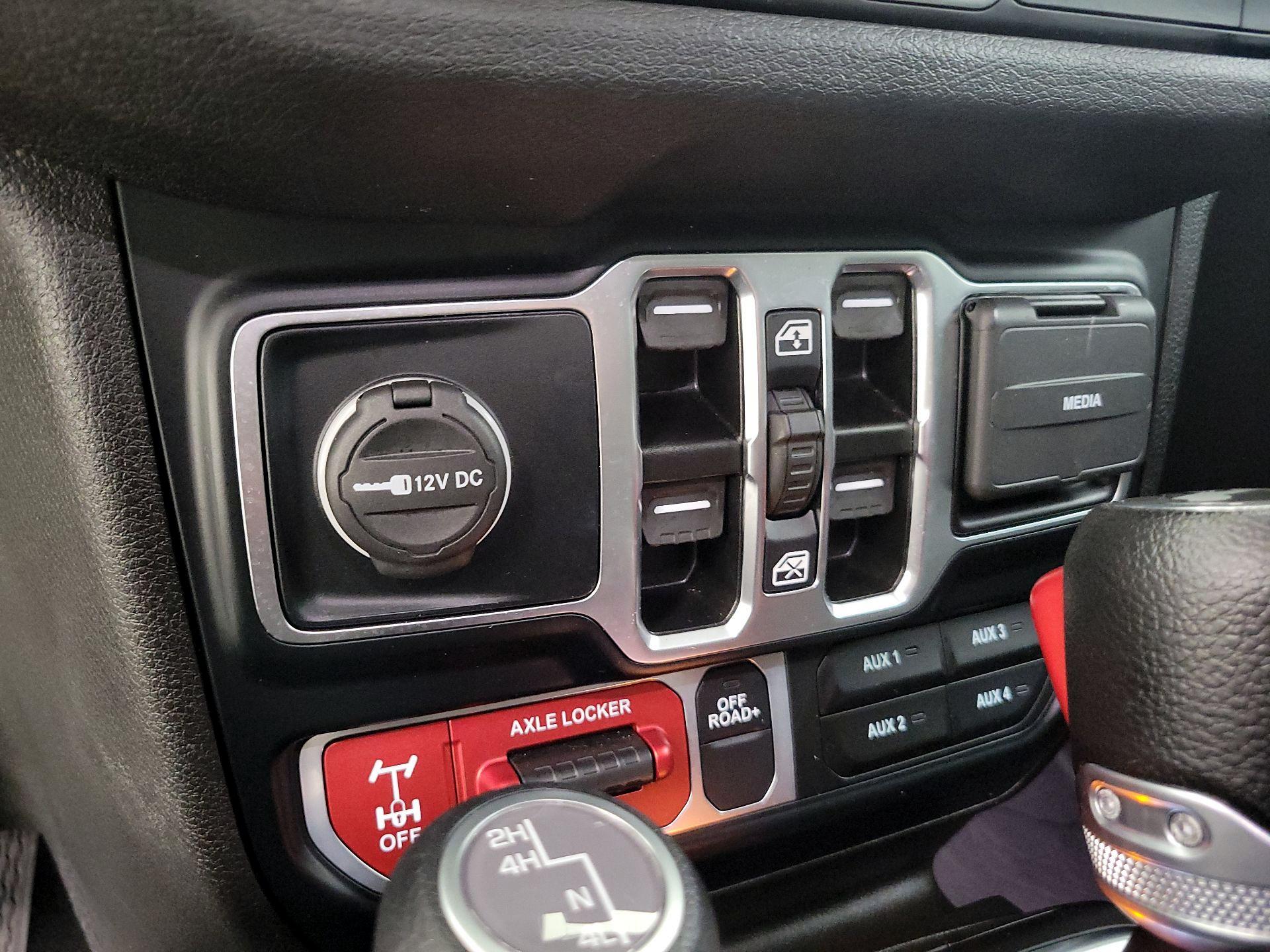 Thumbnail: 2024 Jeep Wrangler - 18