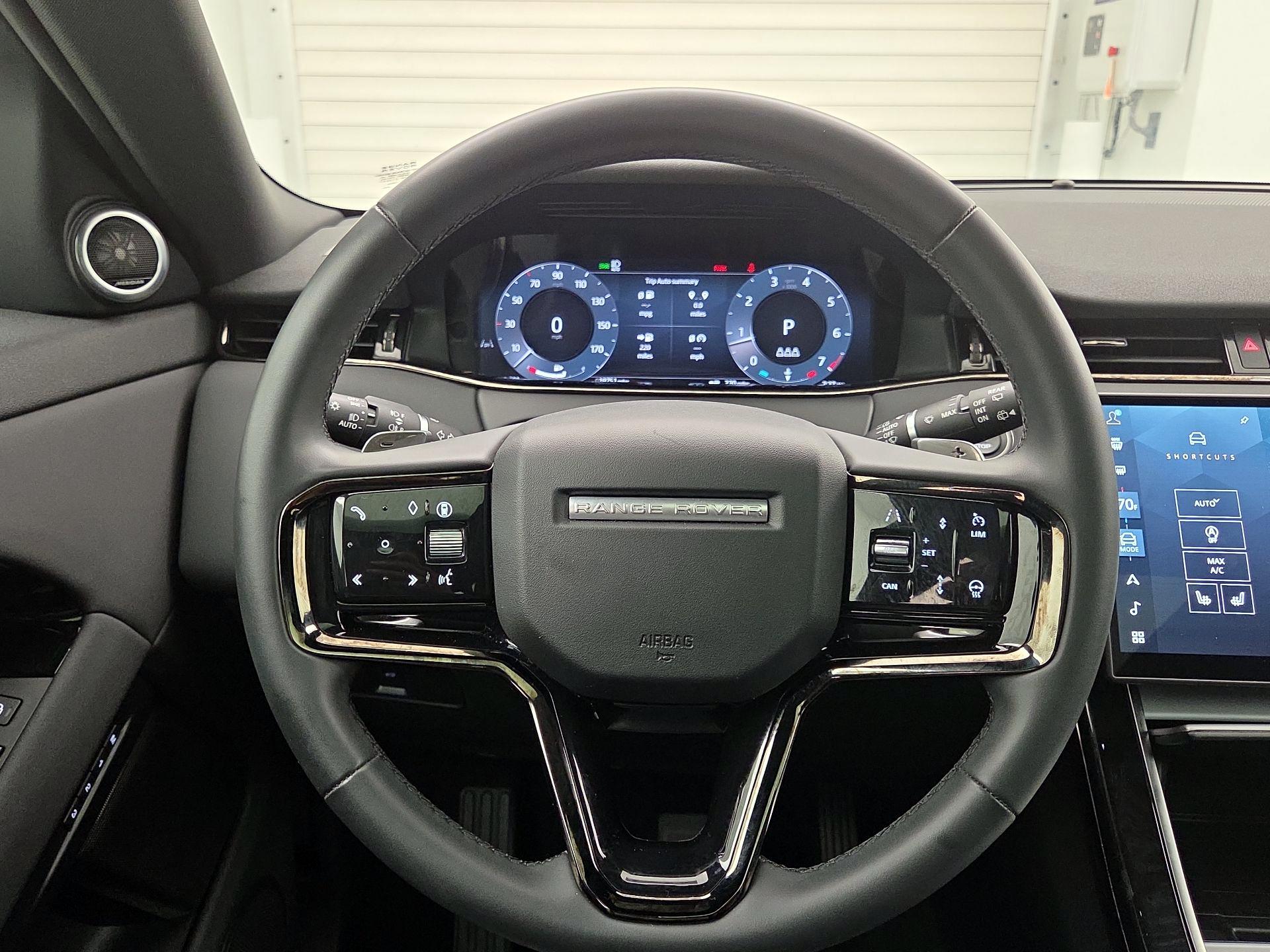 Thumbnail: 2025 Land Rover Range Rover Evoque - 10