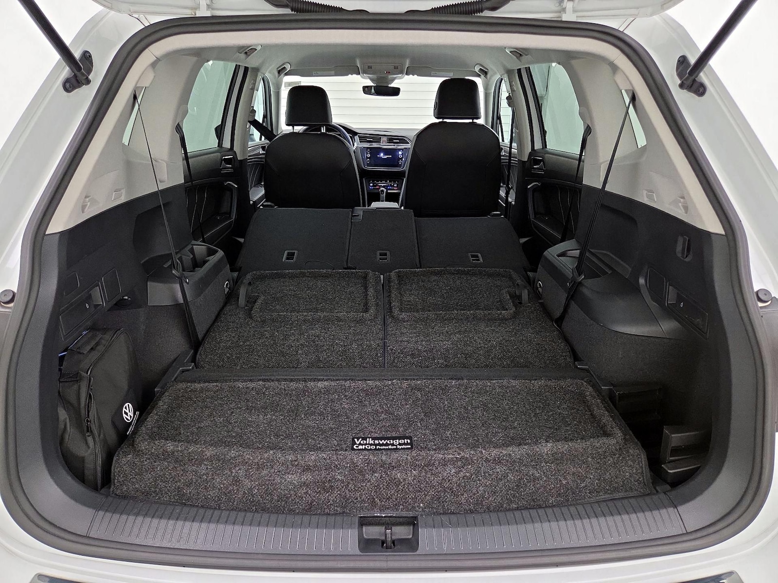2023 Volkswagen Tiguan SE - Photo 23