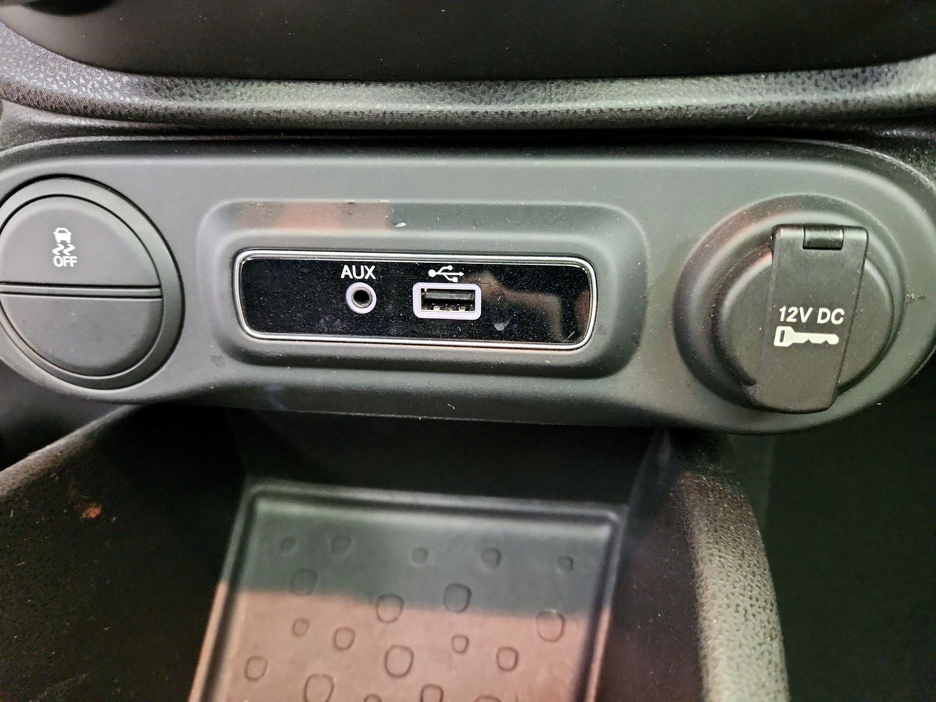 Thumbnail: 2019 Fiat 500L - 19