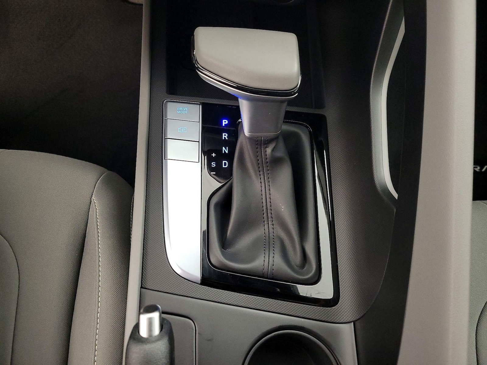 2026 Hyundai Elantra SEL Sport - Photo 16