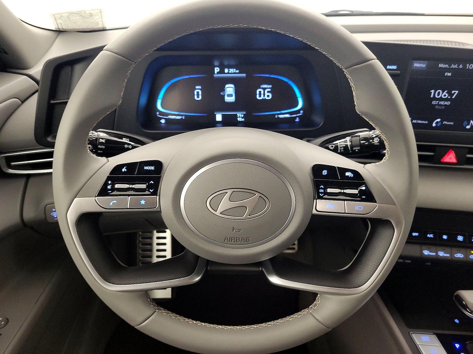 2026 Hyundai Elantra SEL Sport - Photo 9