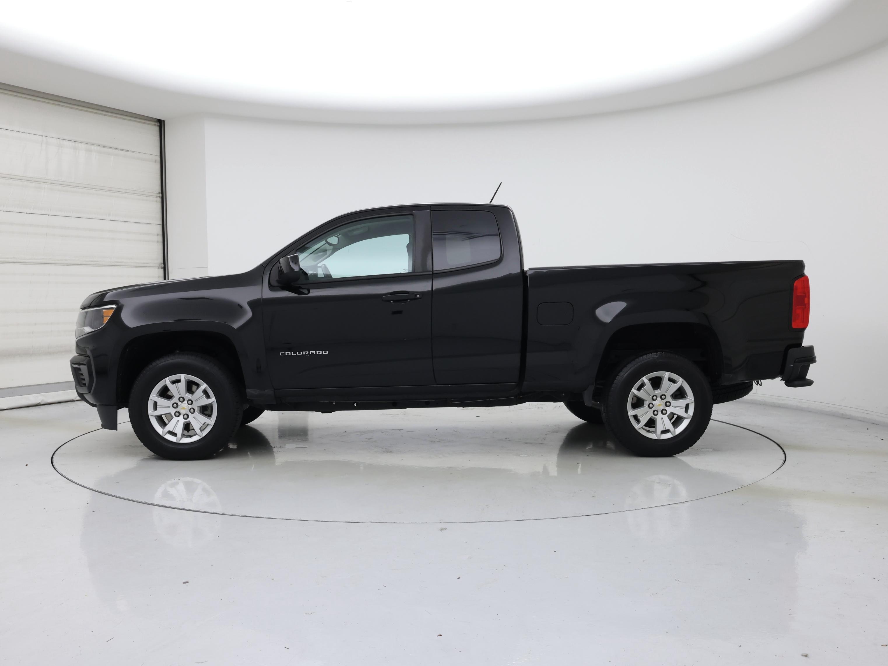 Thumbnail: 2022 Chevrolet Colorado - 3