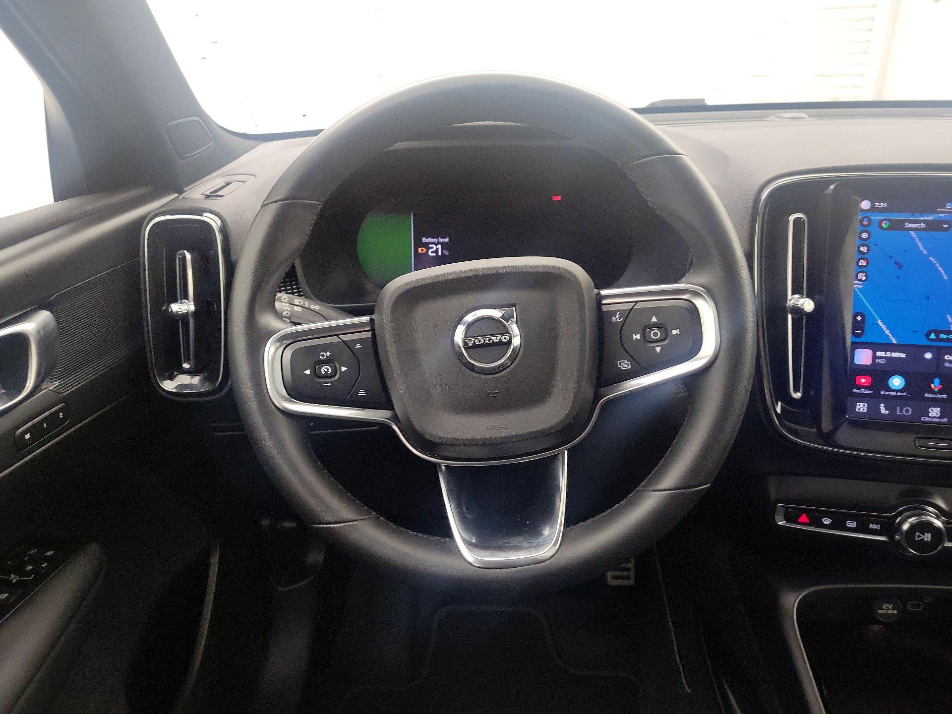Thumbnail: 2022 Volvo XC40 - 10