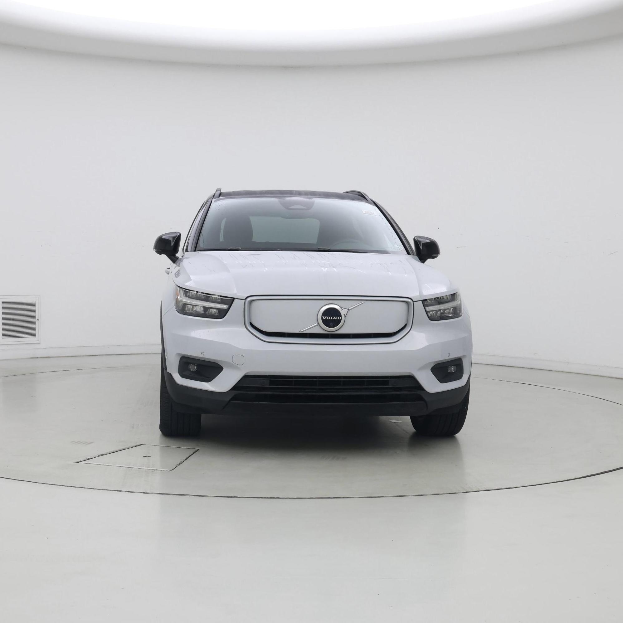 Thumbnail: 2022 Volvo XC40 - 5
