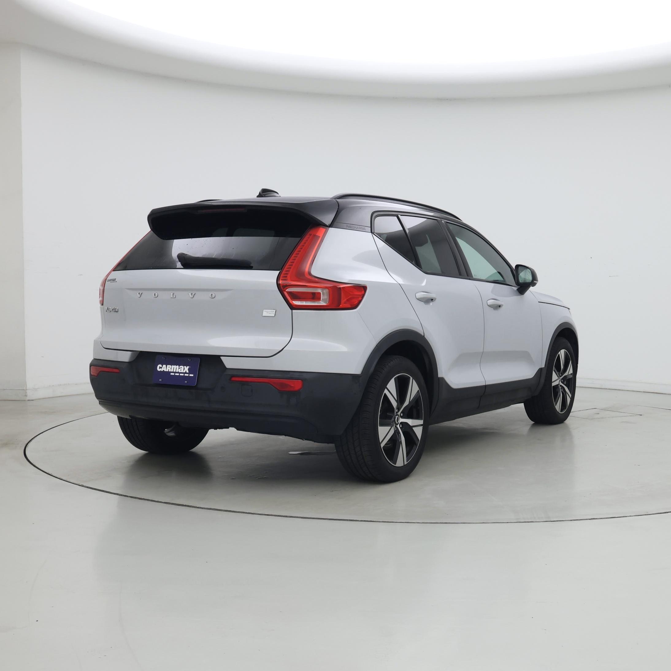 Thumbnail: 2022 Volvo XC40 - 8