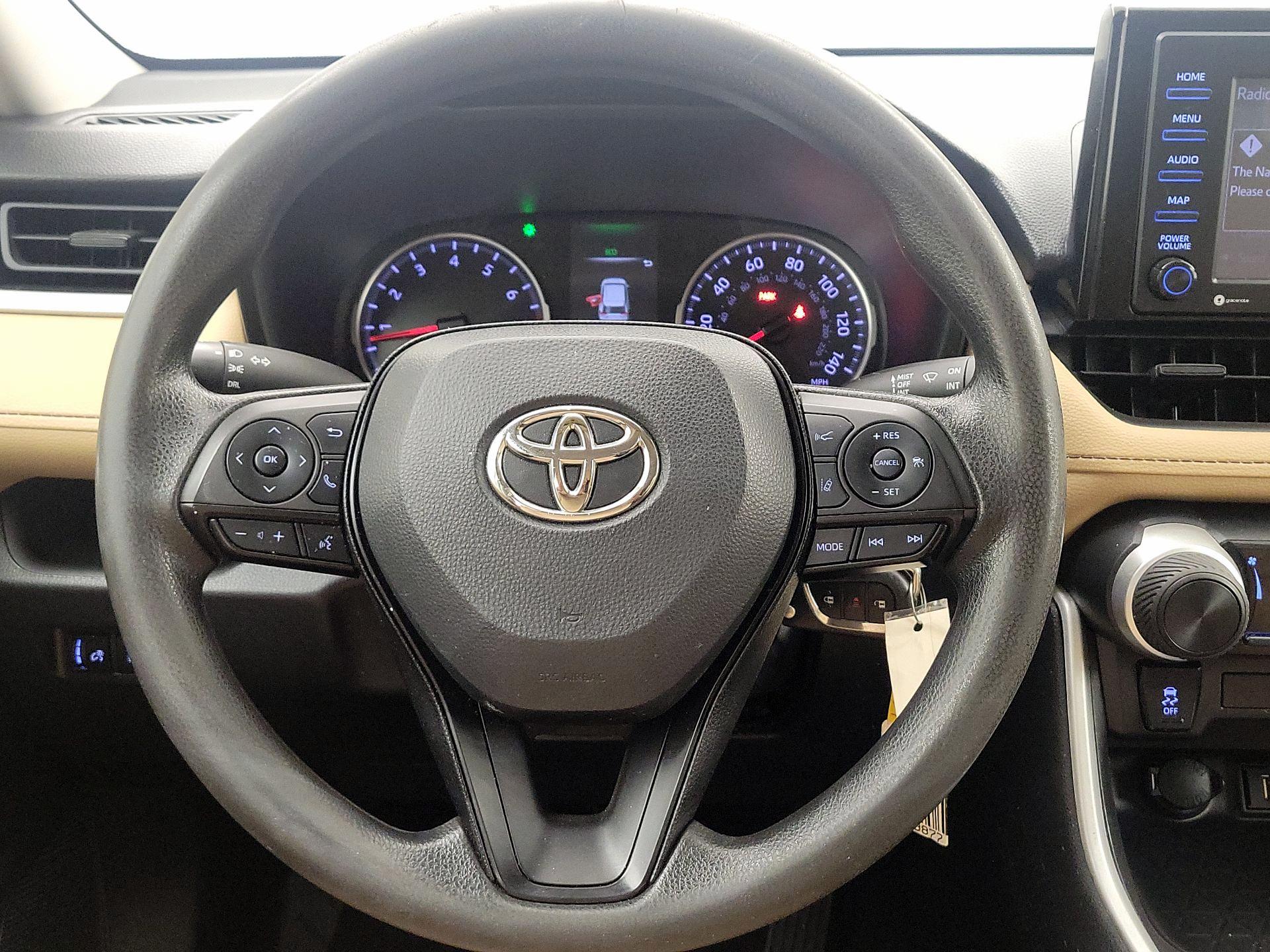 Thumbnail: 2022 Toyota RAV4 - 10