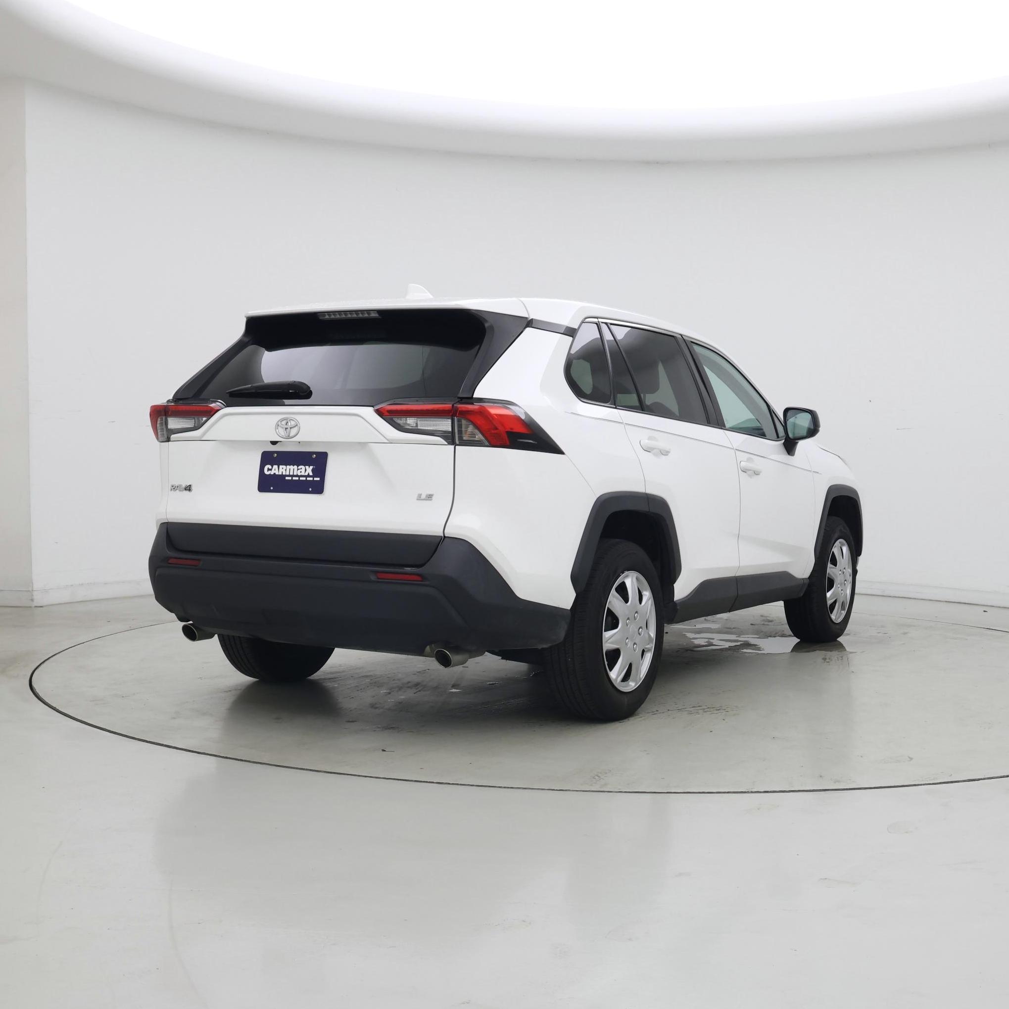 Thumbnail: 2022 Toyota RAV4 - 8