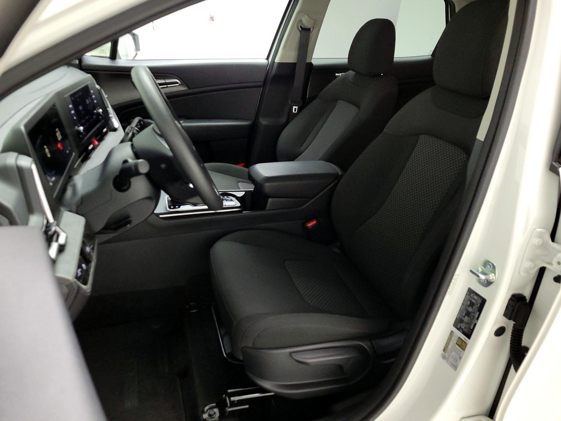 Thumbnail: 2025 Kia Sportage - 11
