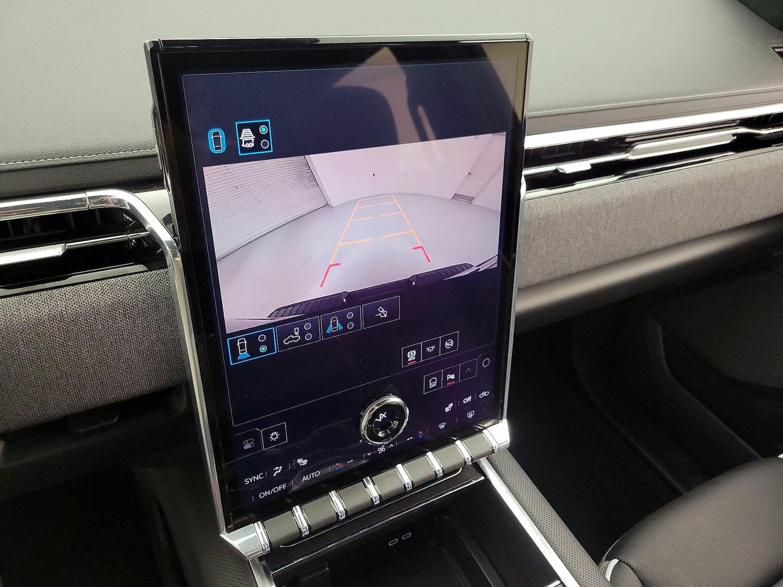 2026 GMC Sierra EV Elevation - Photo 15