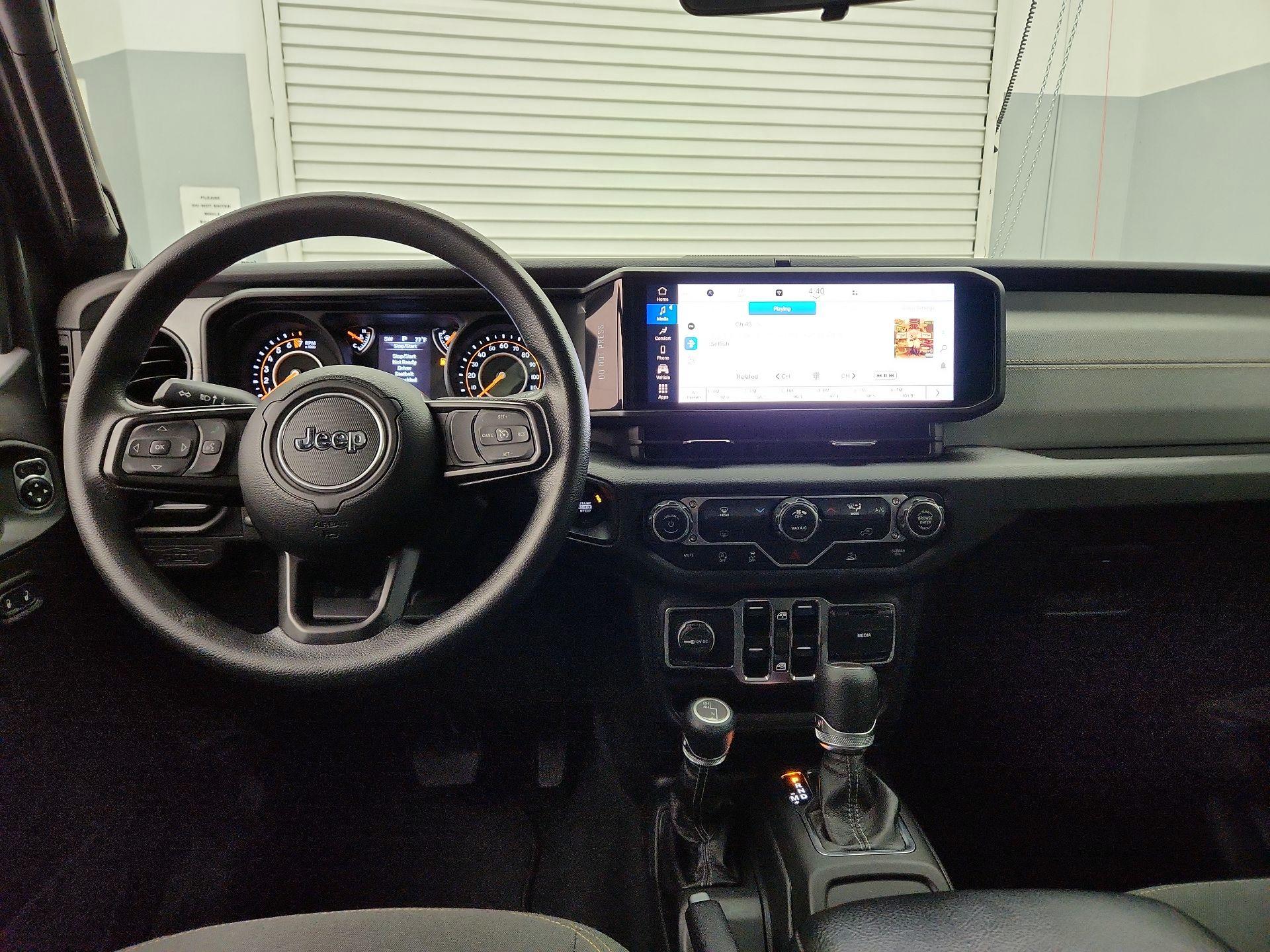 Thumbnail: 2025 Jeep Gladiator - 9