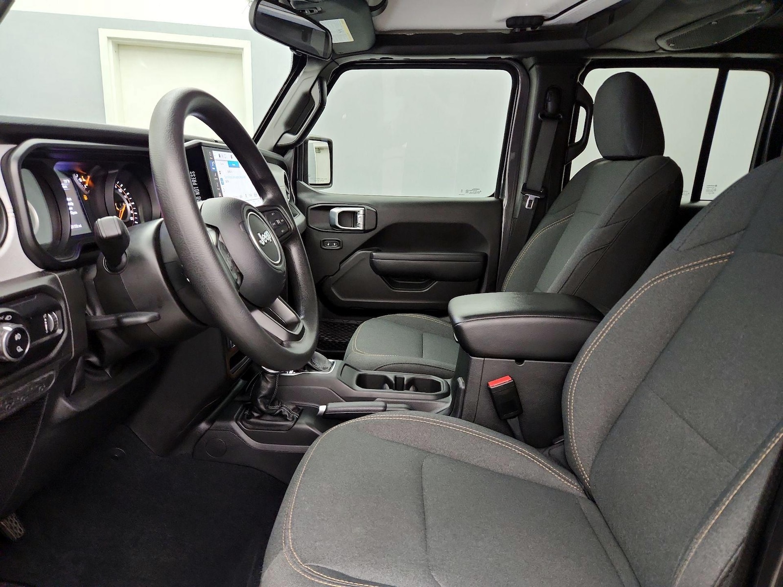 2025 Jeep Gladiator Nighthawk - Photo 12