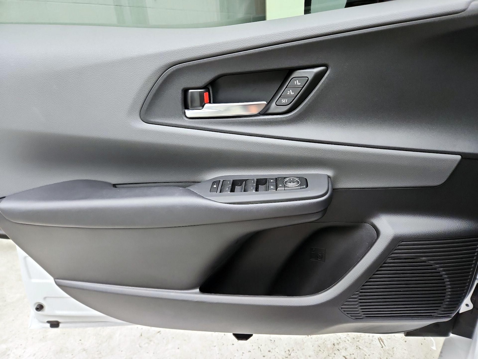 2024 Toyota Prius Limited - Photo 13
