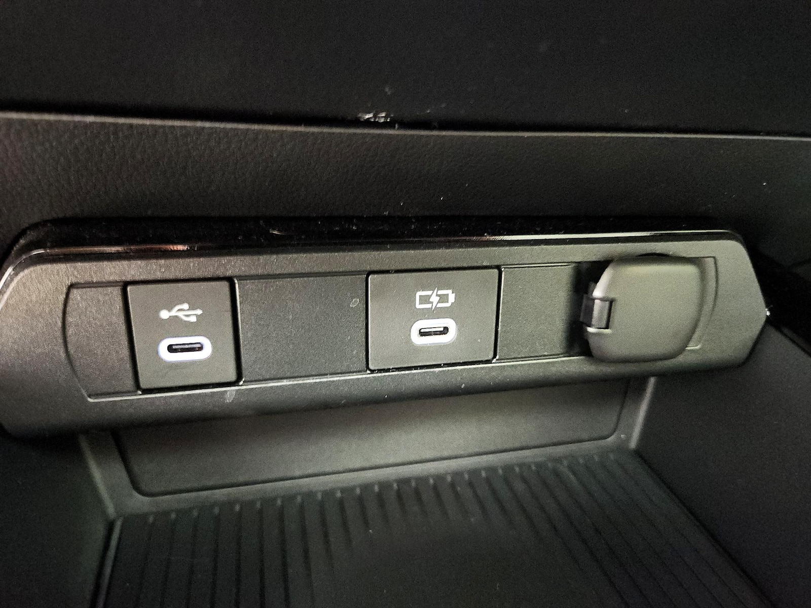 2024 Toyota Prius Limited - Photo 19