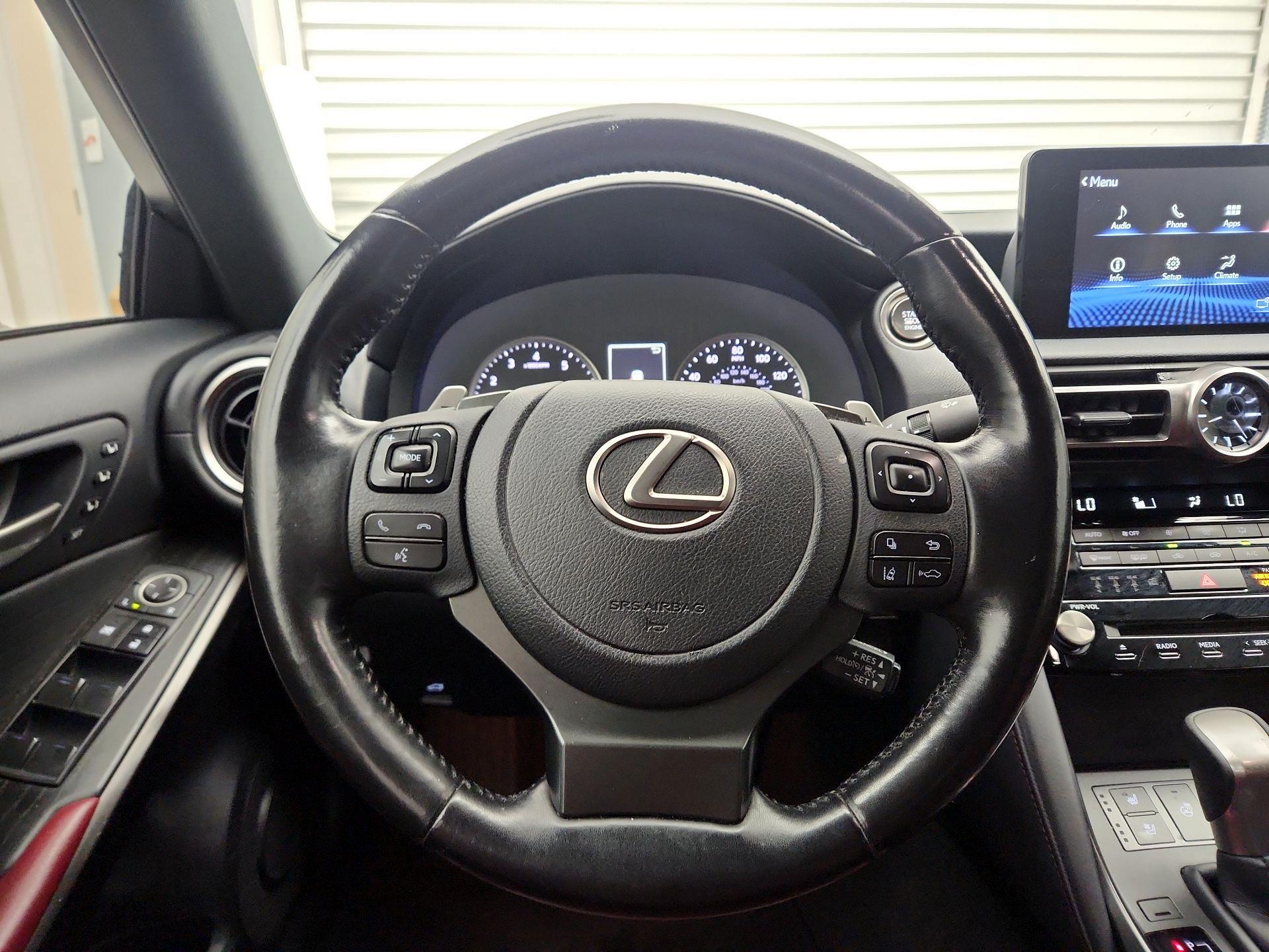 Thumbnail: 2022 Lexus IS - 10