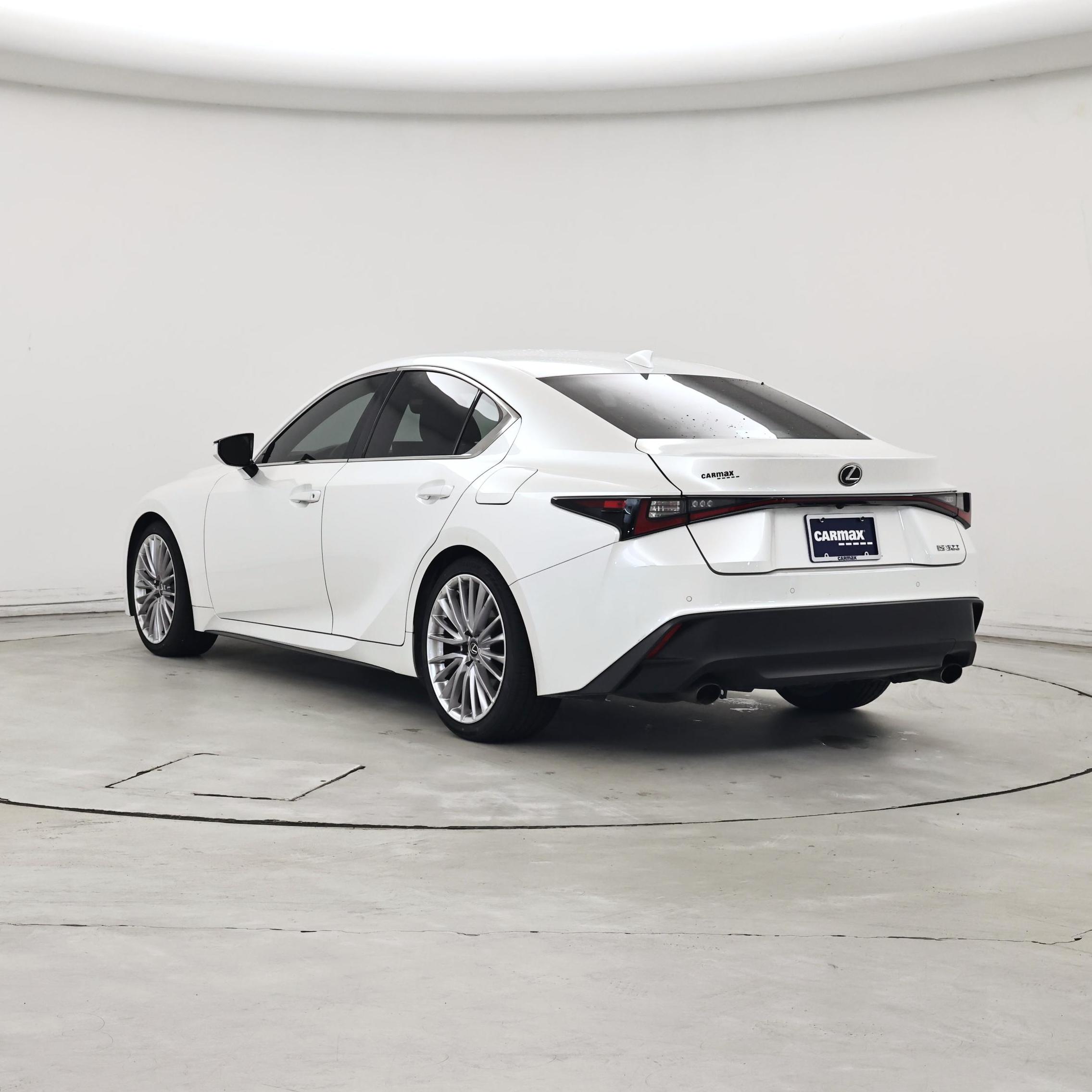Thumbnail: 2022 Lexus IS - 2