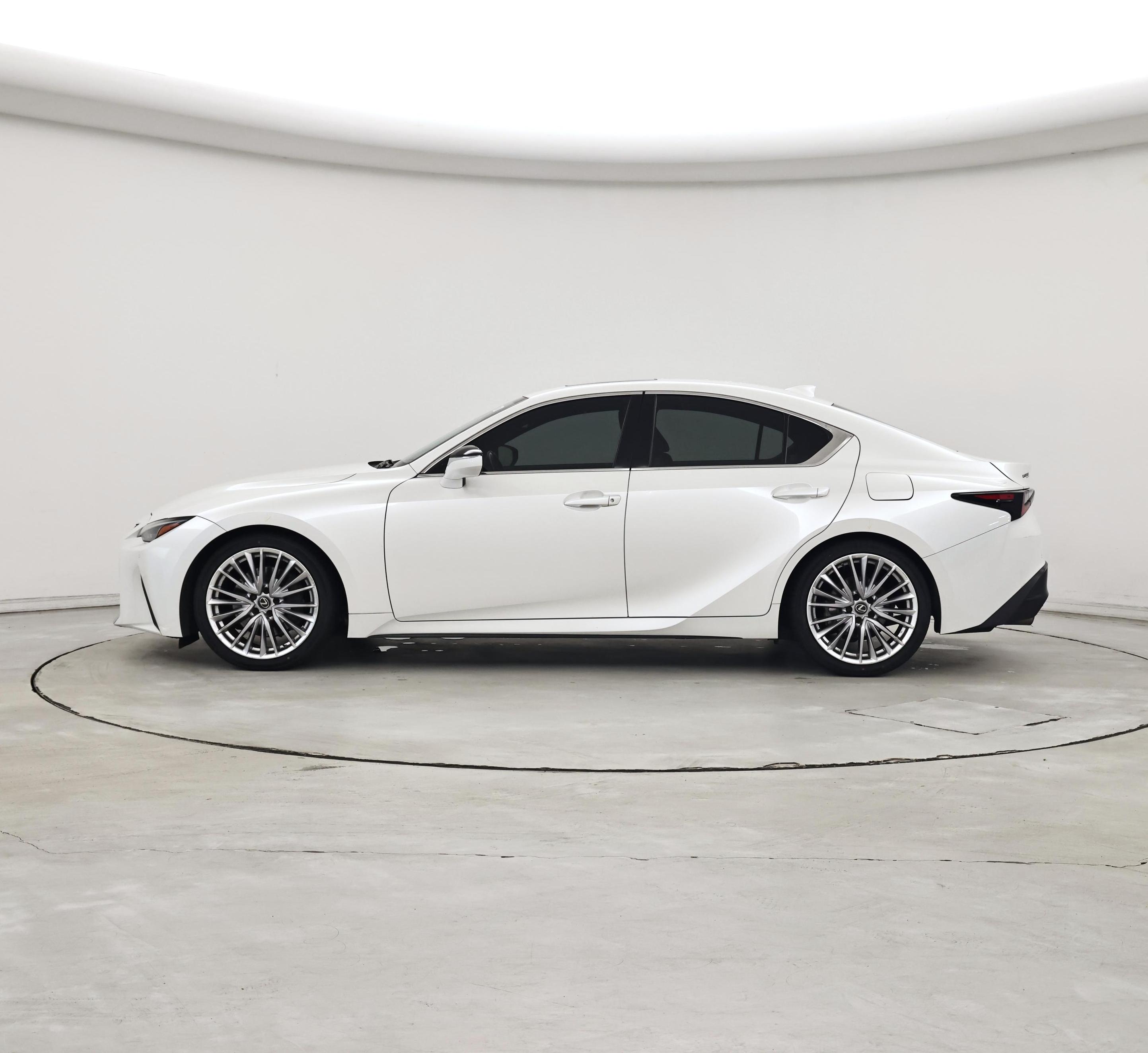 Thumbnail: 2022 Lexus IS - 3