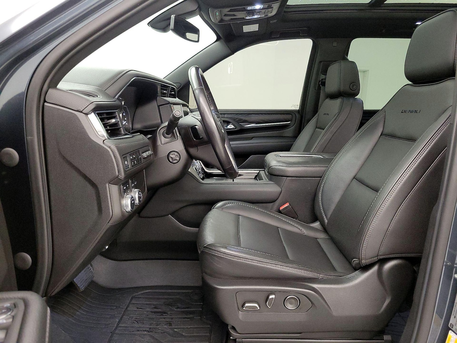 2021 GMC Yukon Denali - Photo 12