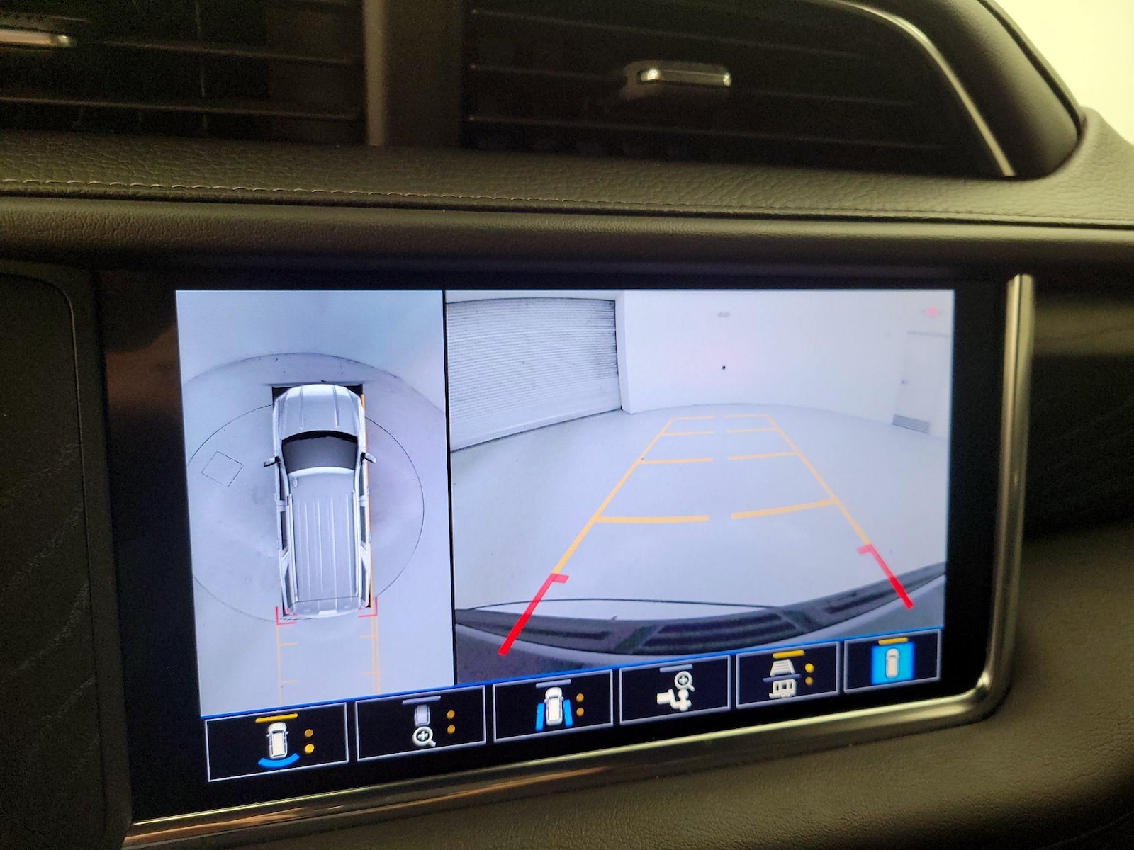 2021 GMC Yukon Denali - Photo 15