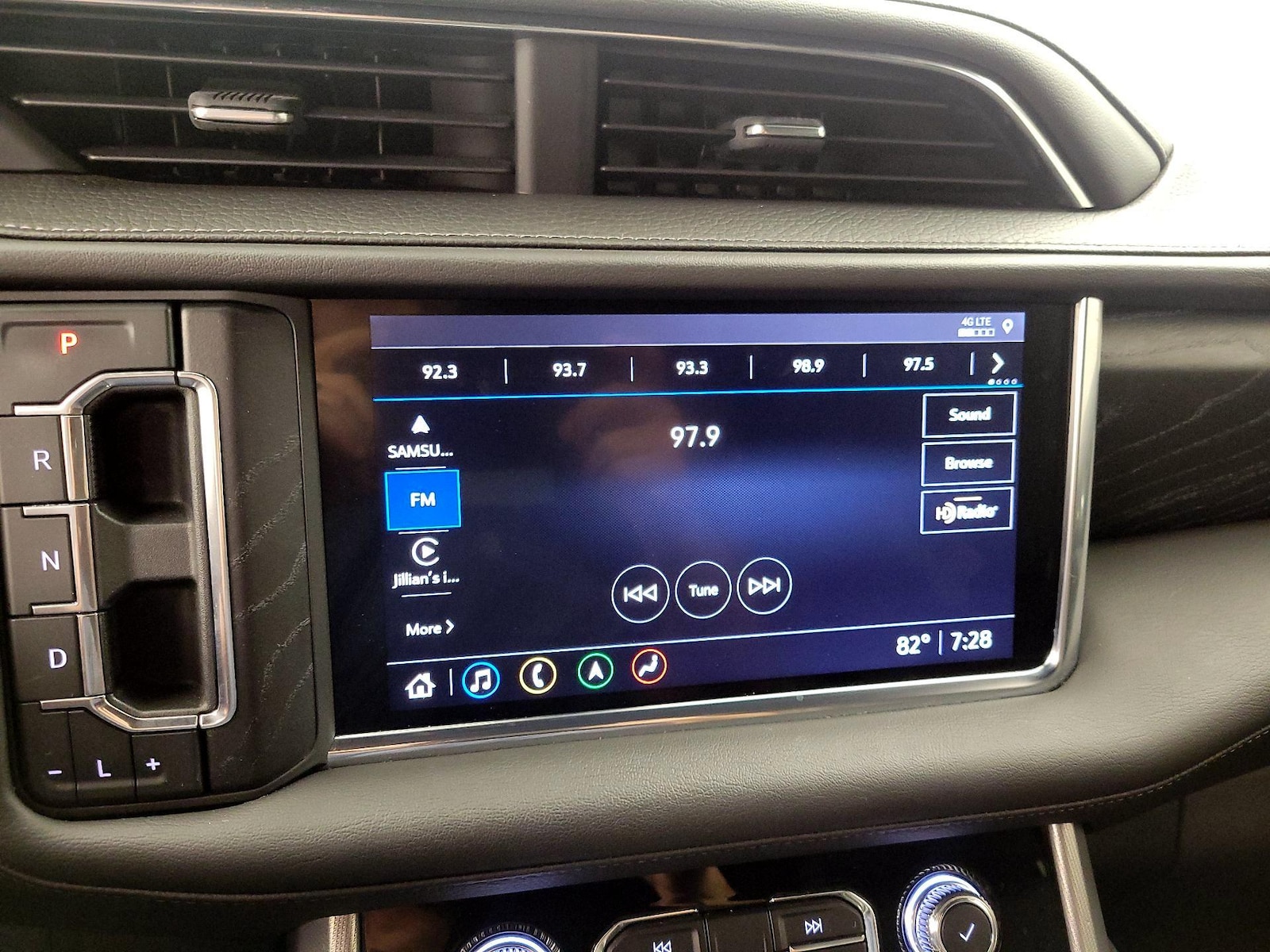 2021 GMC Yukon Denali - Photo 16