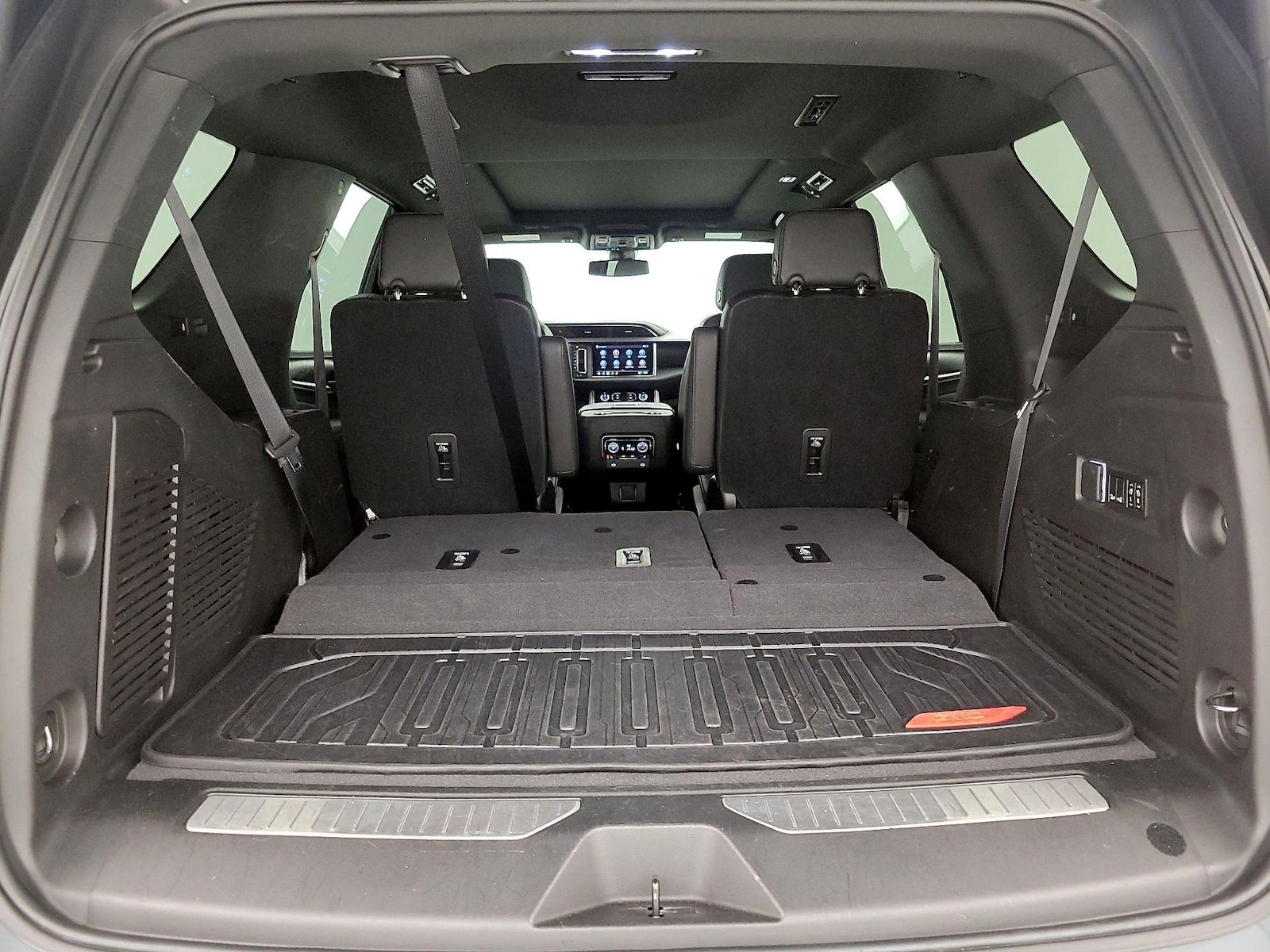 2021 GMC Yukon Denali - Photo 24