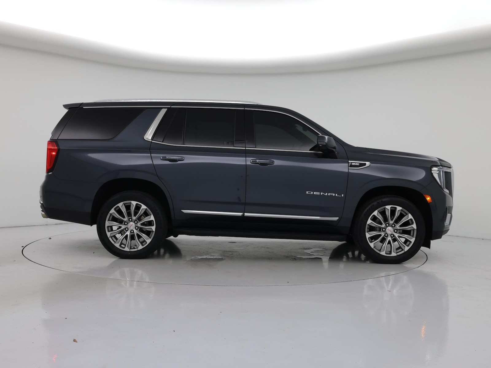2021 GMC Yukon Denali - Photo 8