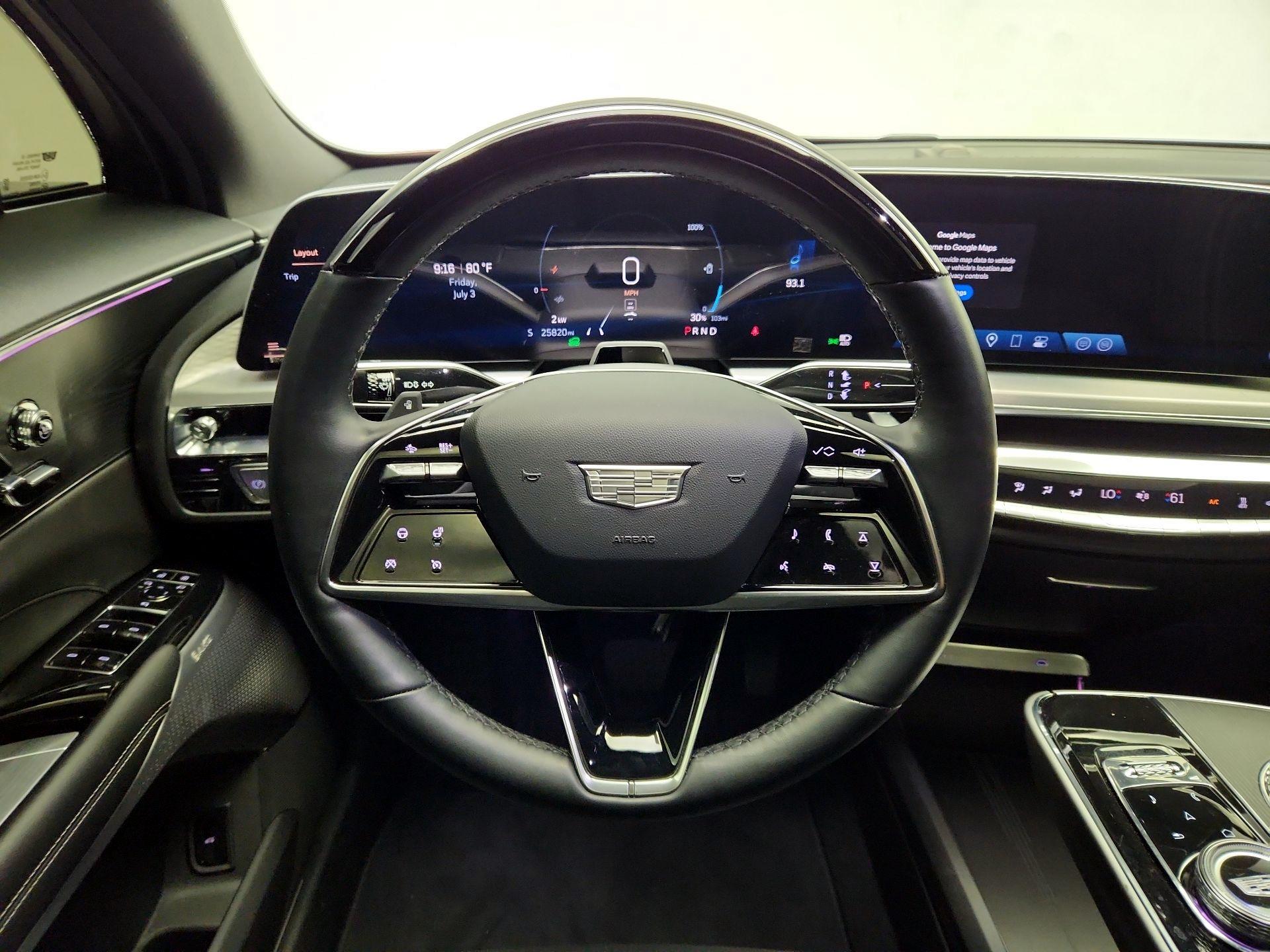 Thumbnail: 2024 Cadillac Lyriq - 10