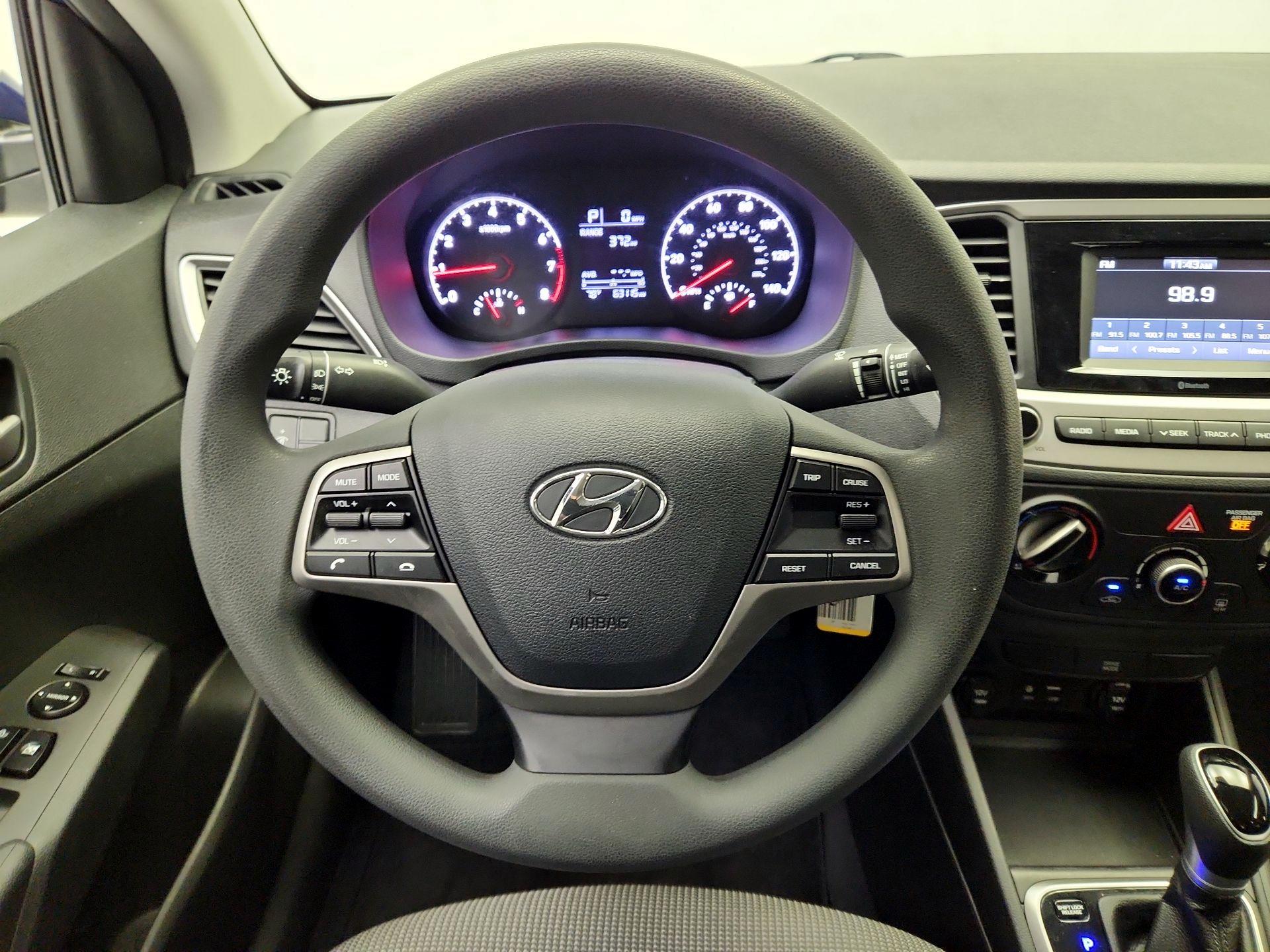 Thumbnail: 2022 Hyundai Accent - 10