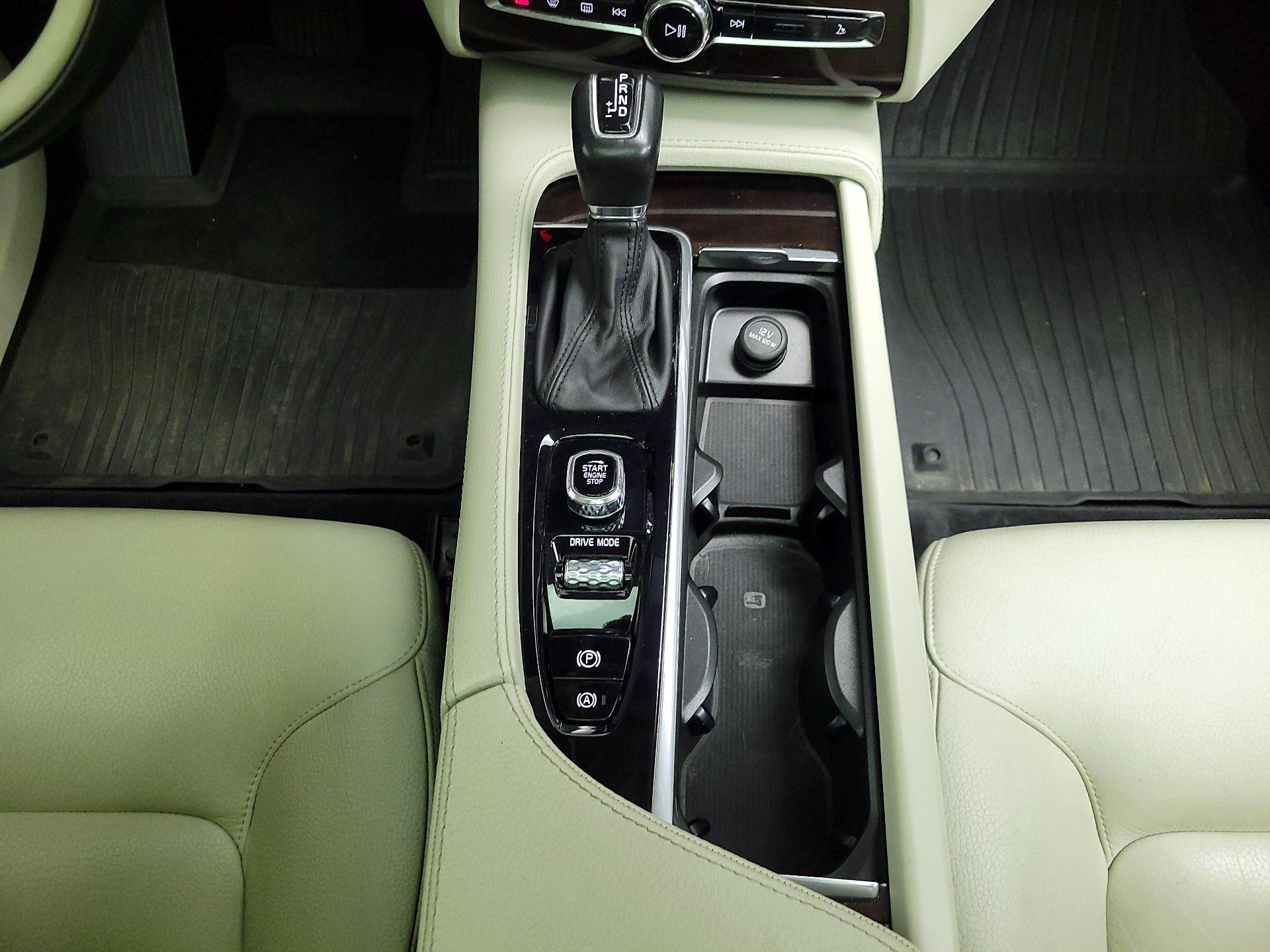 Thumbnail: 2019 Volvo XC90 - 18
