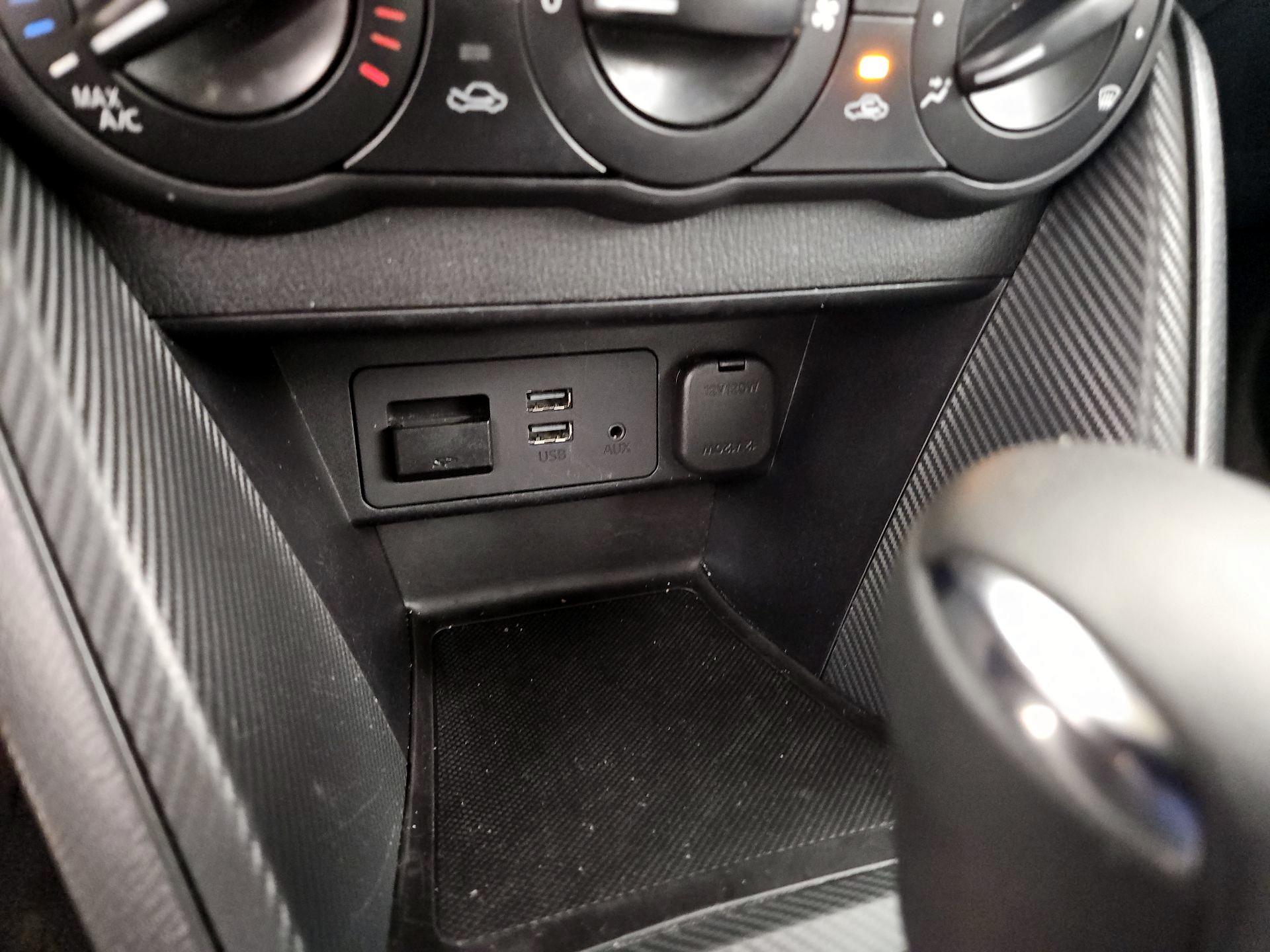 Thumbnail: 2019 Toyota Yaris - 16