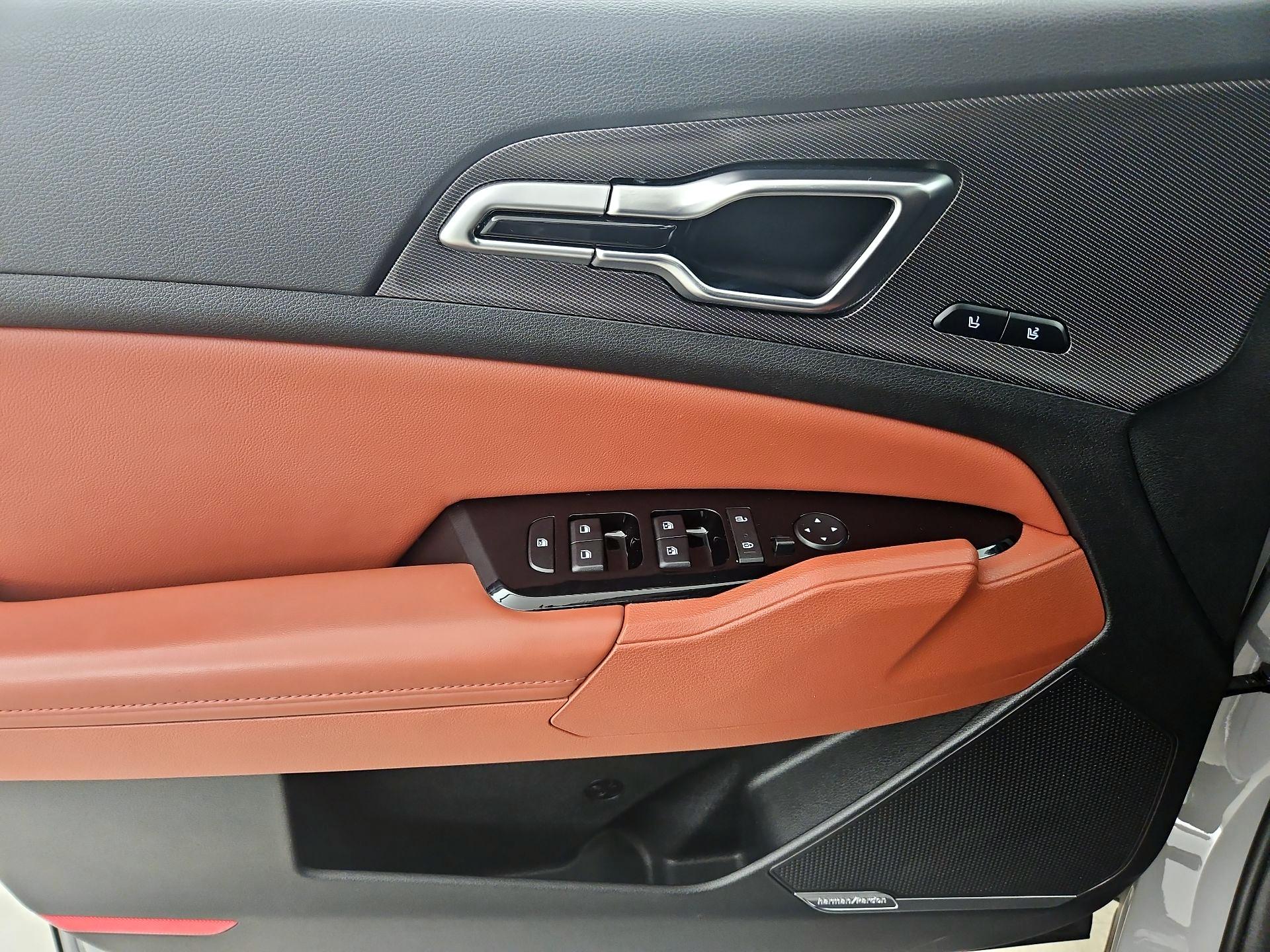 Thumbnail: 2023 Kia Sportage - 10