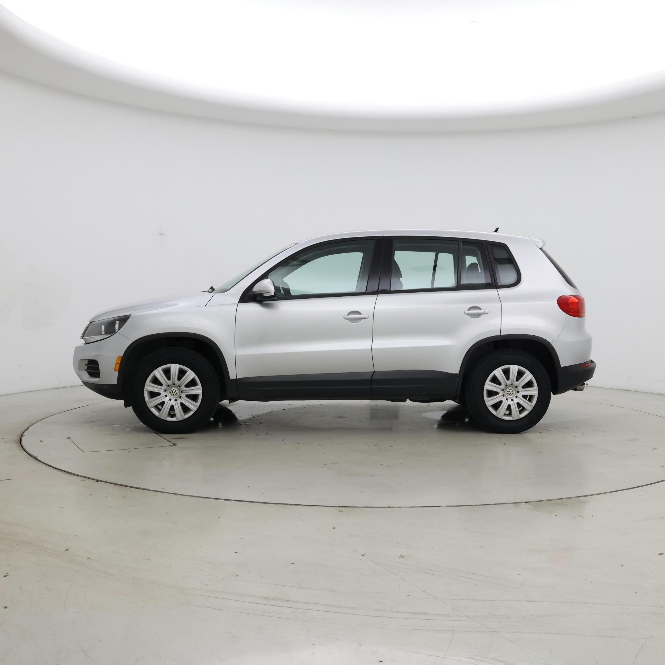Thumbnail: 2018 Volkswagen Tiguan - 3