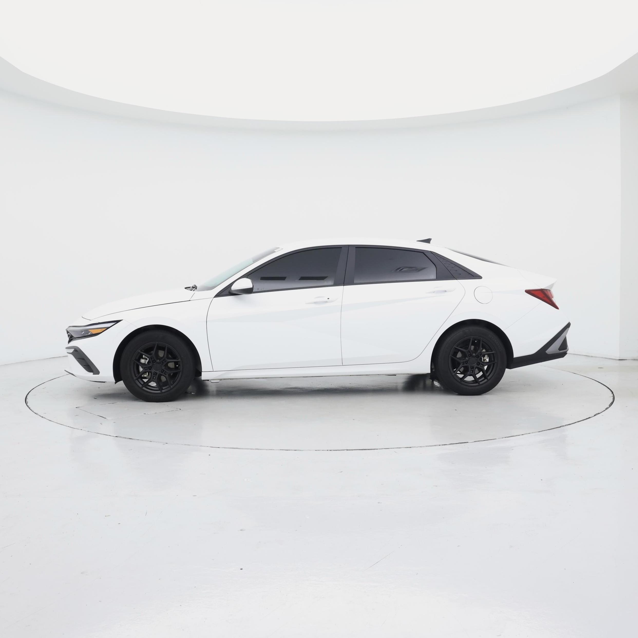 Thumbnail: 2024 Hyundai Elantra - 3