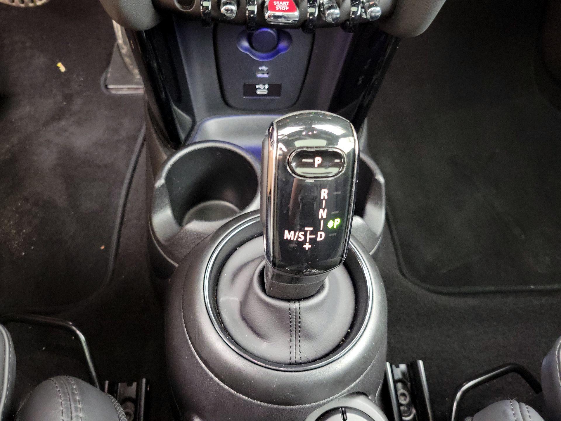 Thumbnail: 2022 MINI Cooper Hardtop - 17